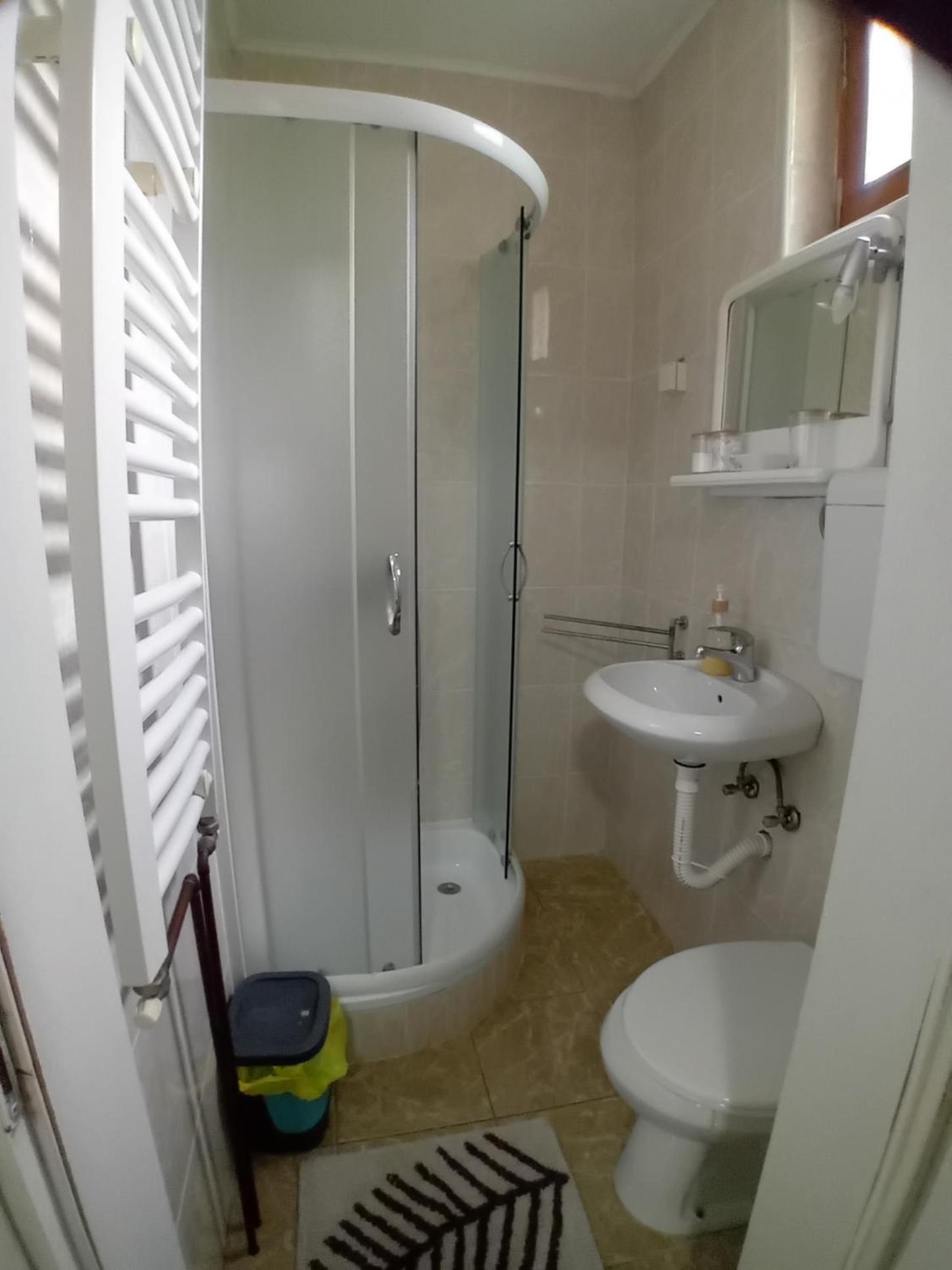 Single Room with Private Bathroom photo 2