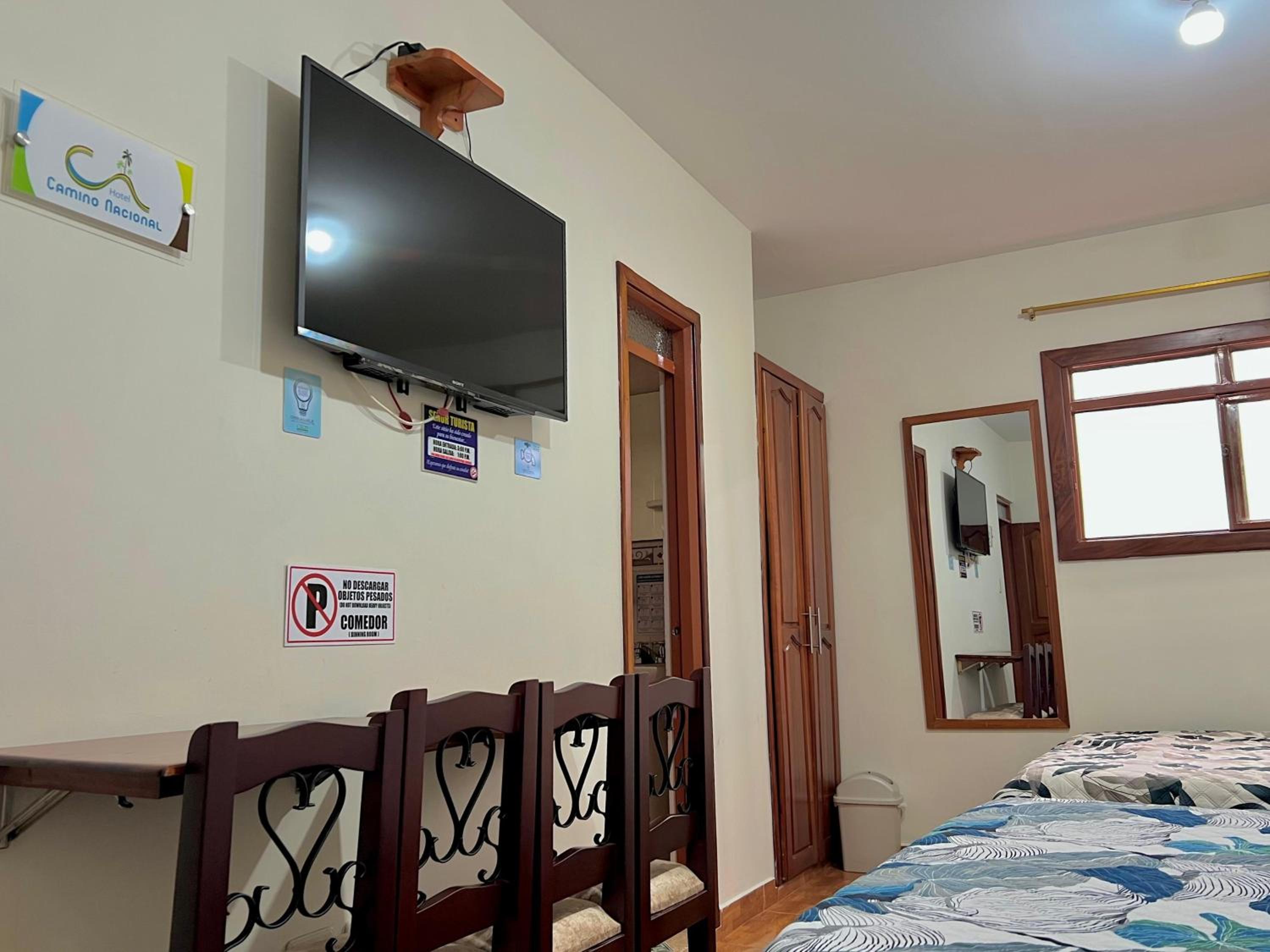 Family Room photo 3