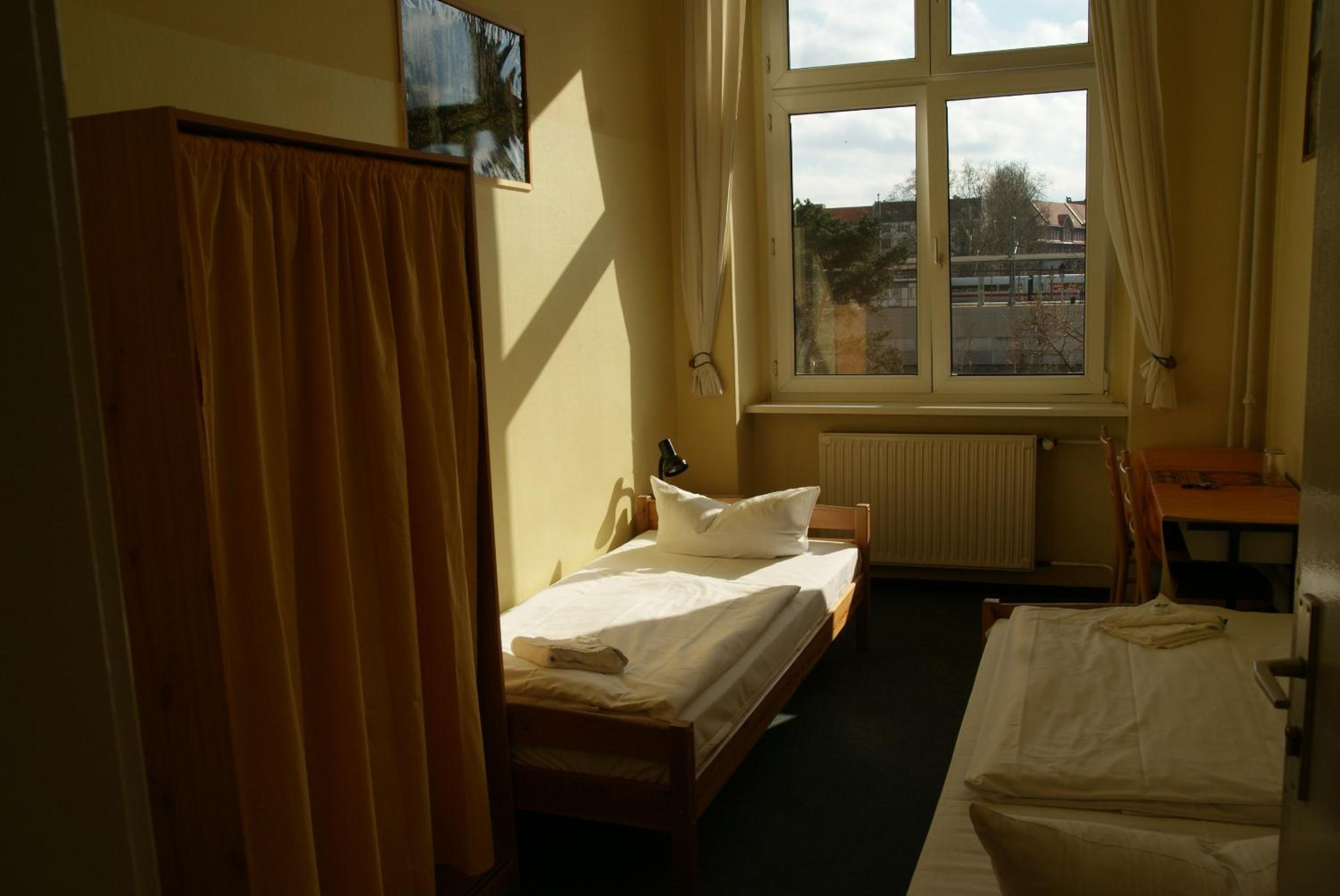 Twin Room with Shared Bathroom photo 3