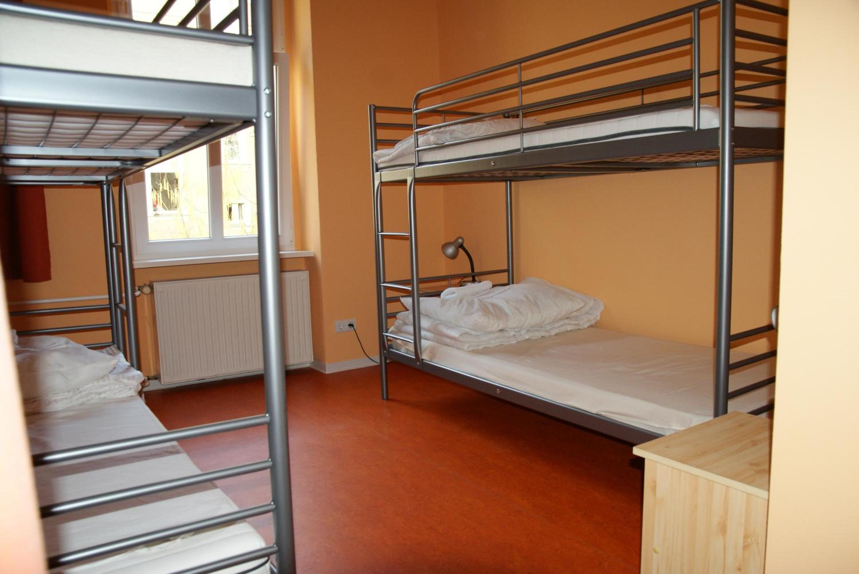 Quadruple Room with Shared Bathroom photo 2