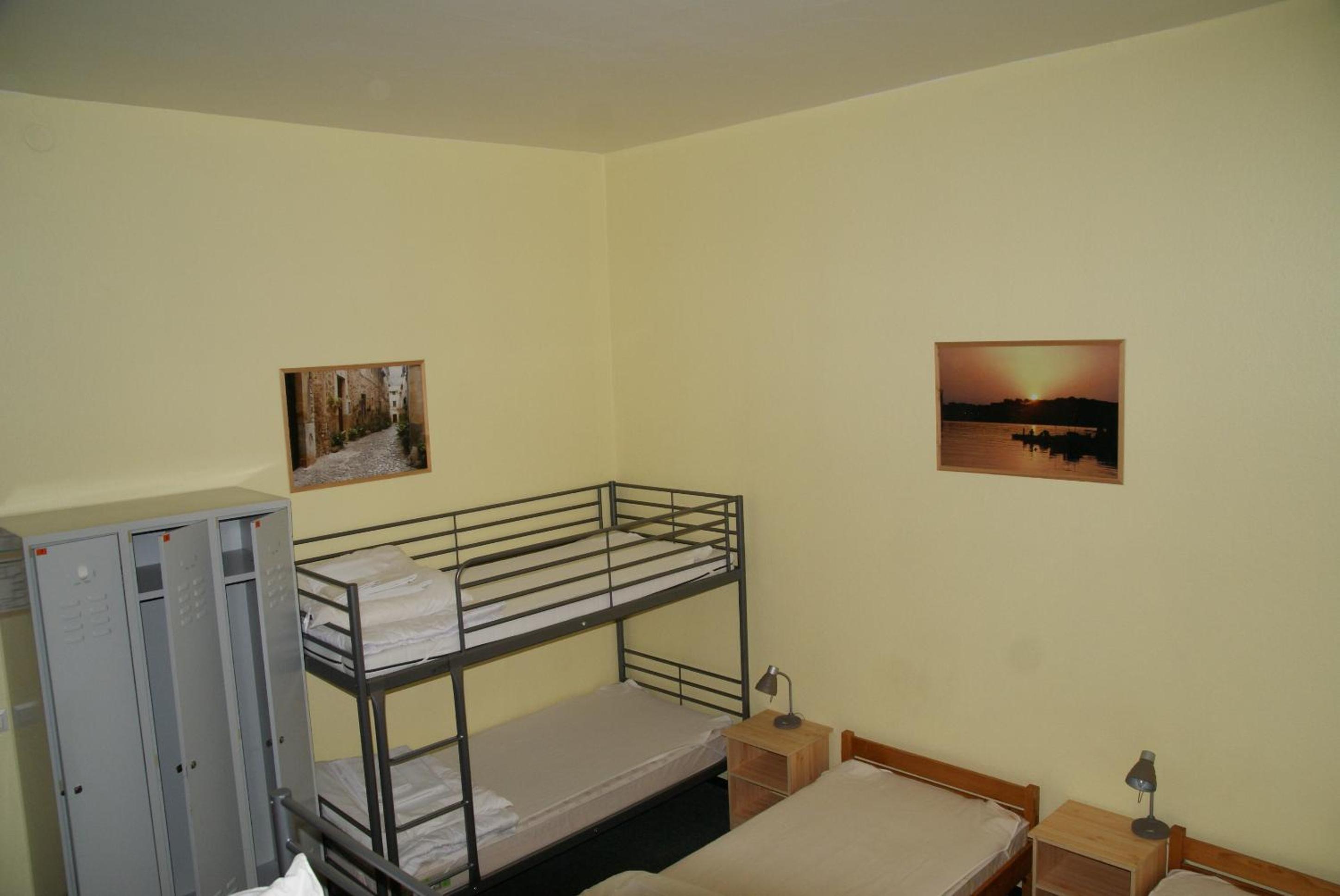 Single Bed in 4-Bed Dormitory Room photo 3