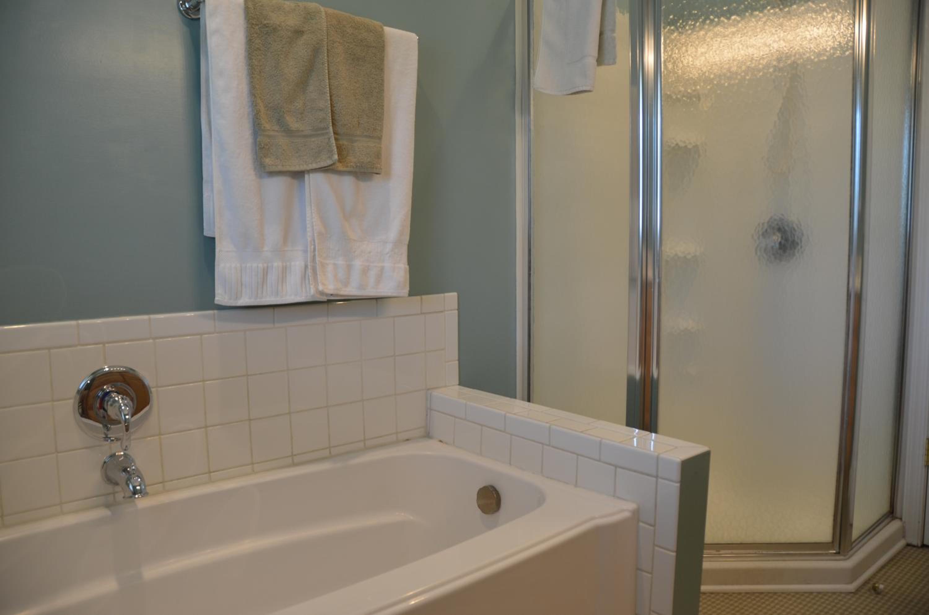 Two-Bedroom Apartment (InnTowne House) photo 3