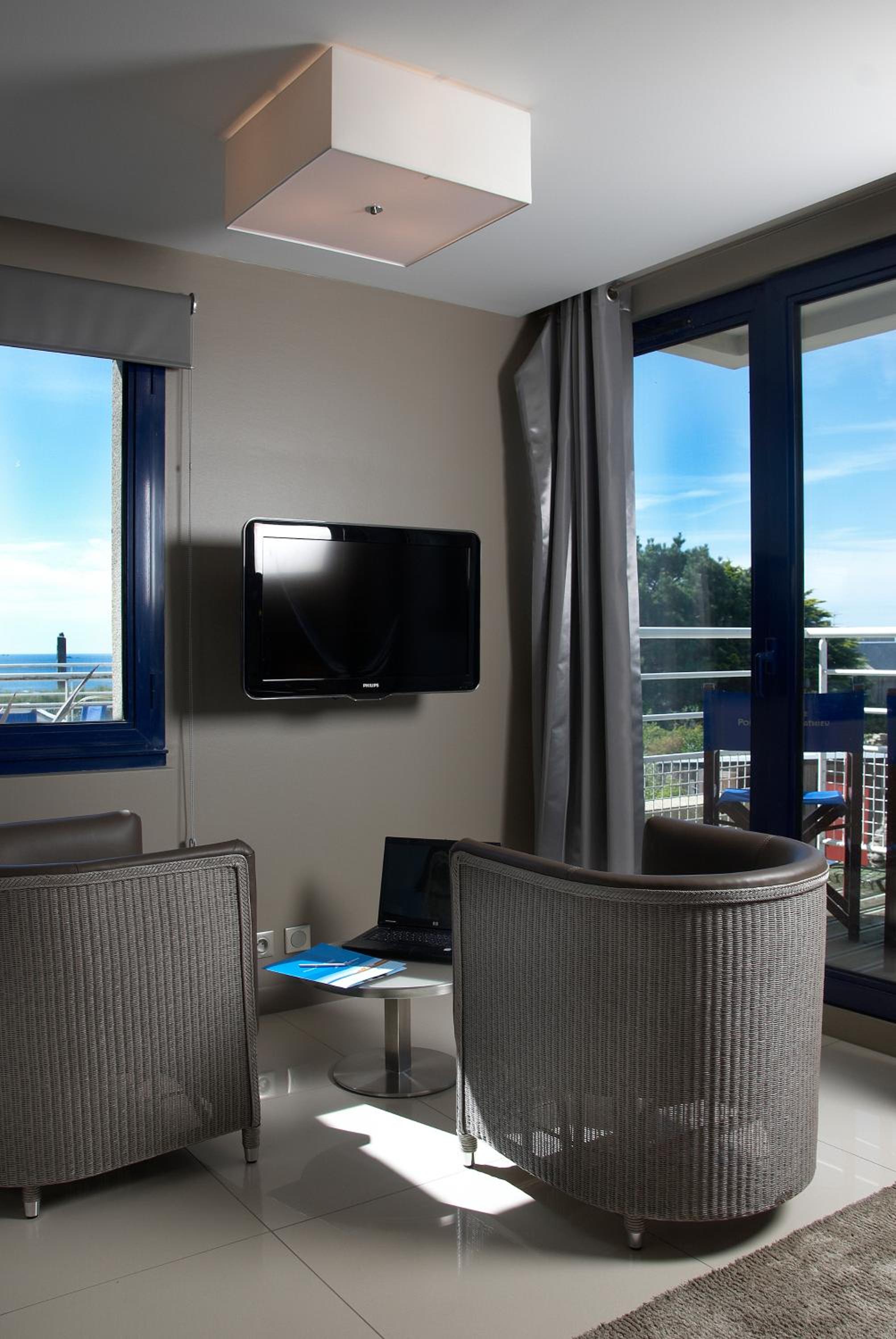 Superior Double Room with Sea Side photo 3