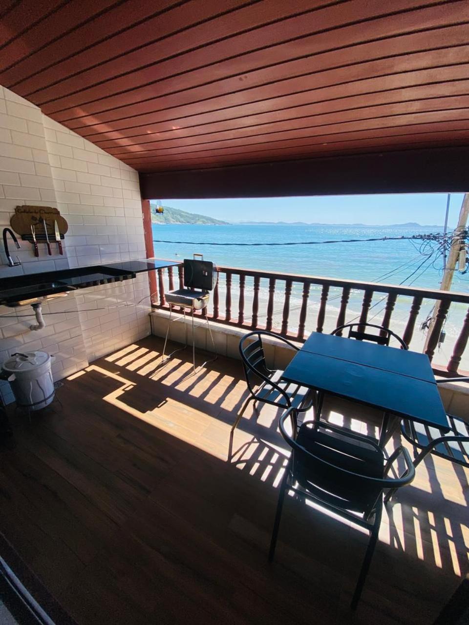 One-Bedroom Apartment with Sea View and Balcony photo 2