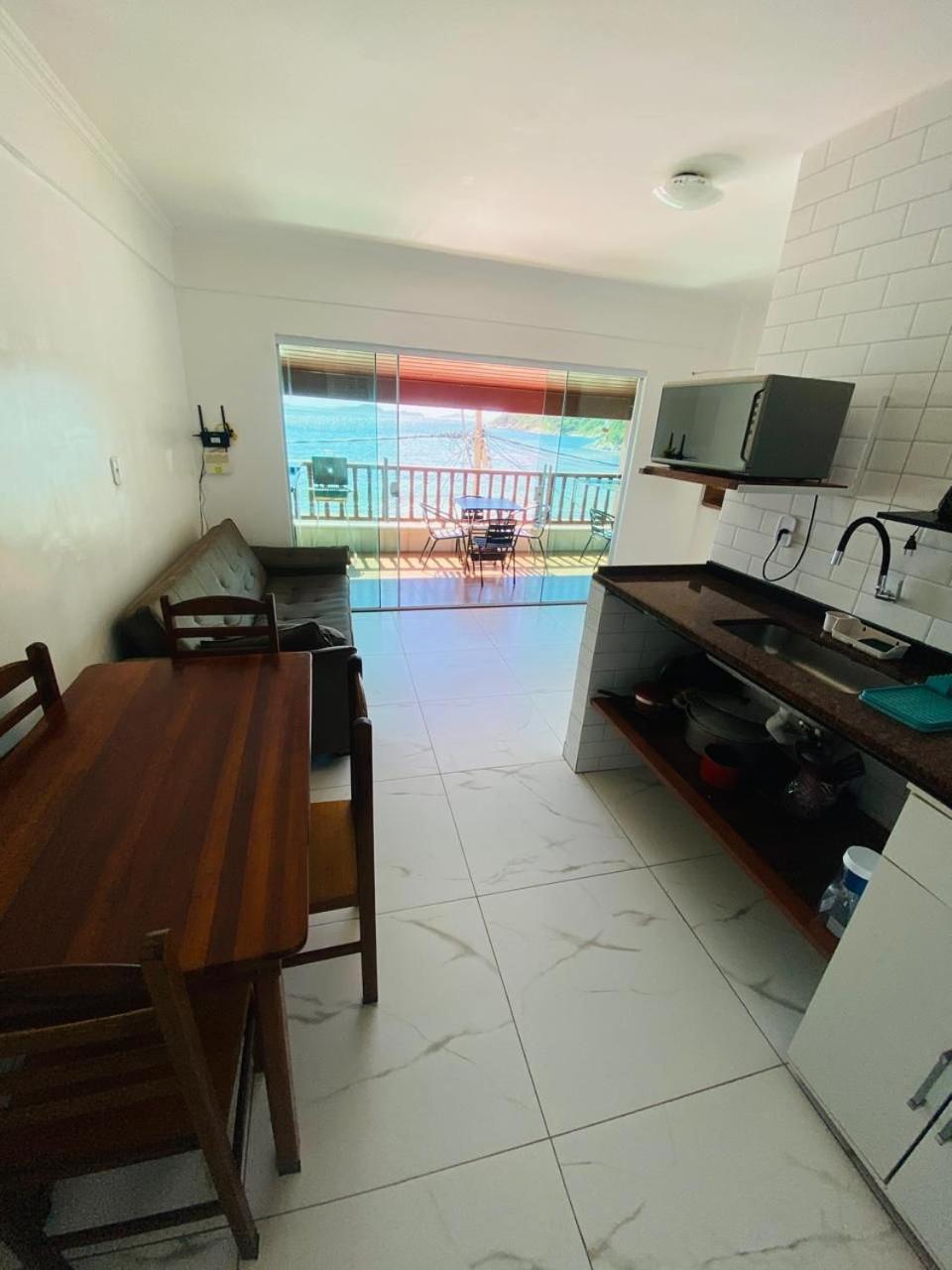 One-Bedroom Apartment with Sea View and Balcony photo 3