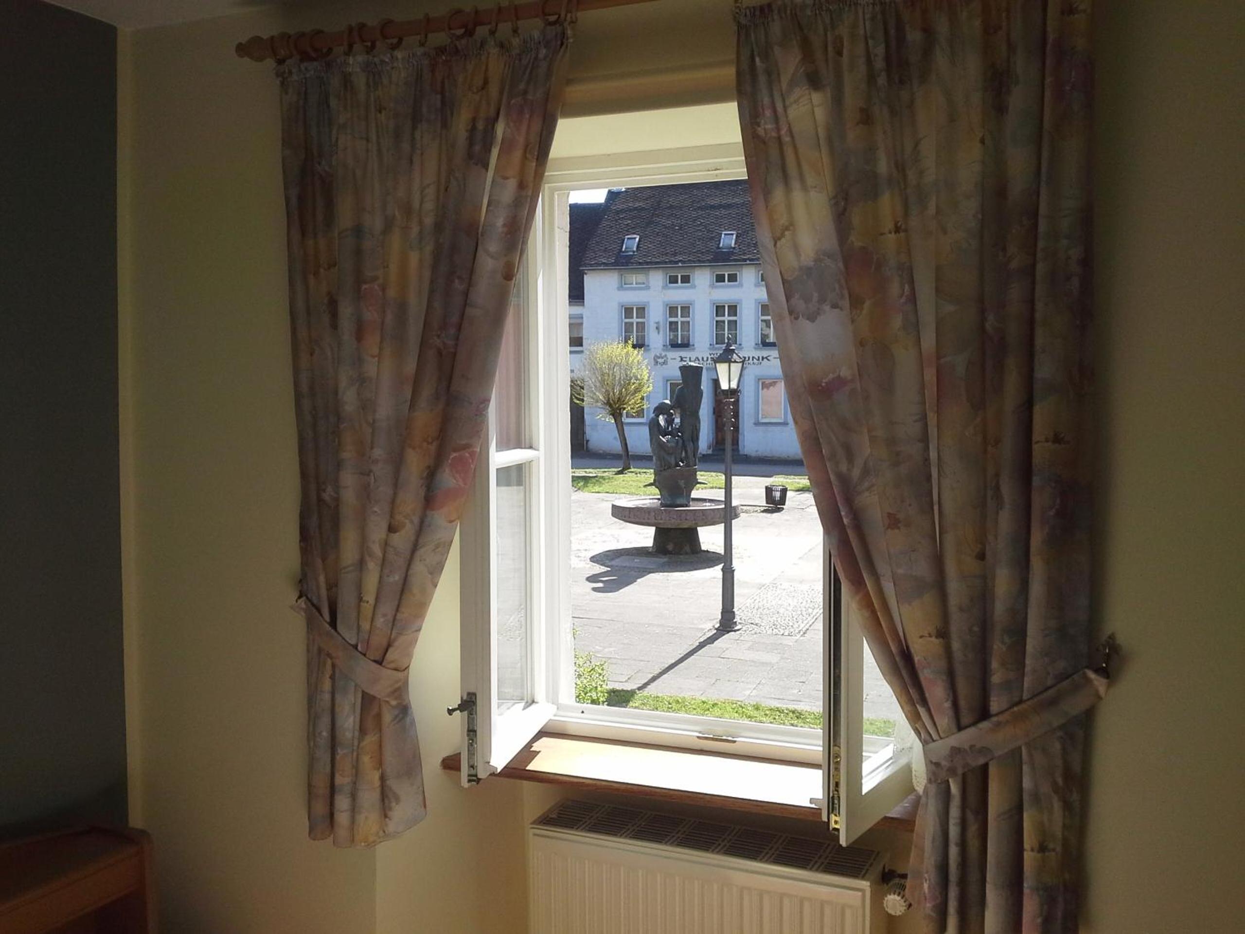 Budget Double Room - Photo 6