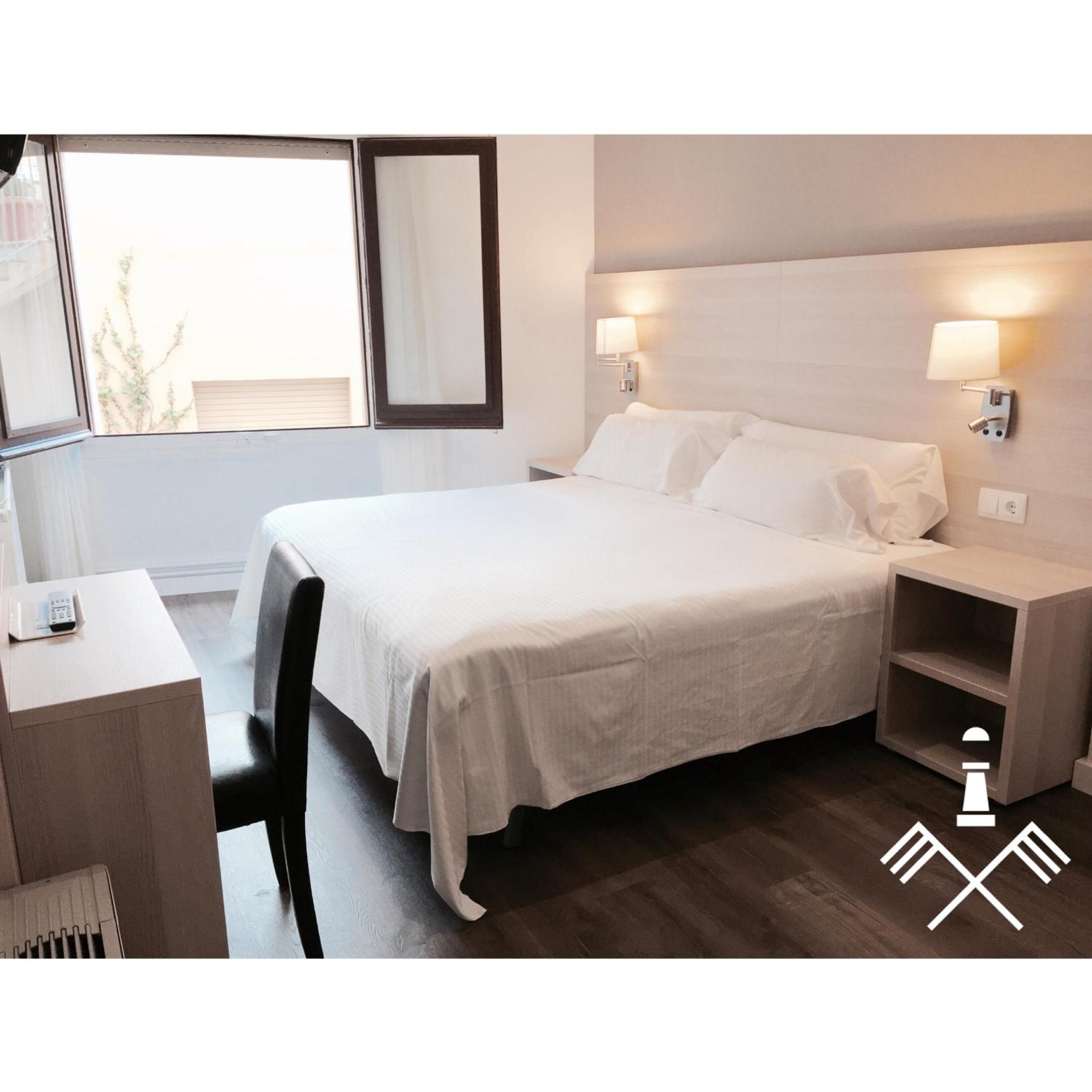 Double or Twin Room photo 2