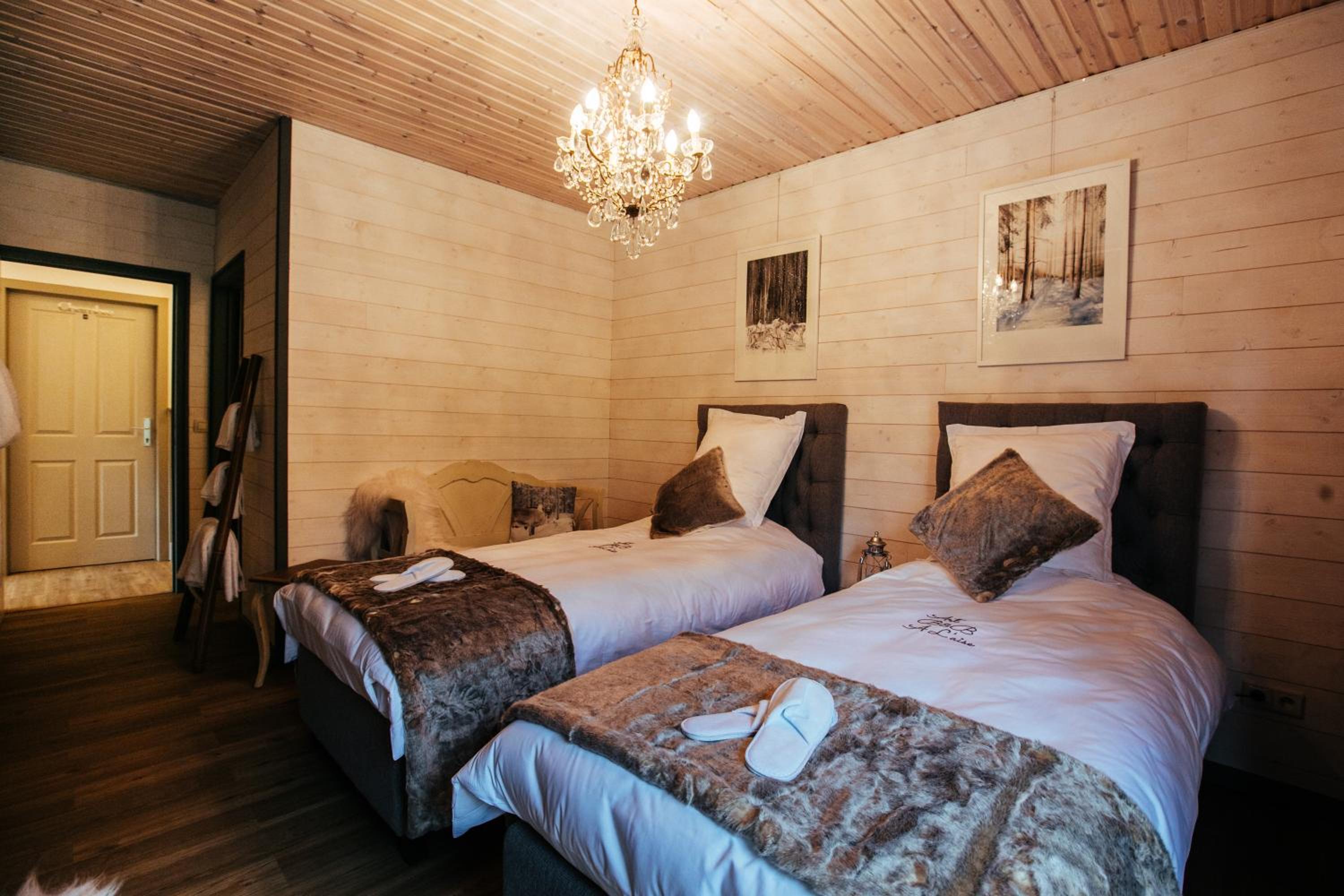 Twin Room with Bathroom photo 1