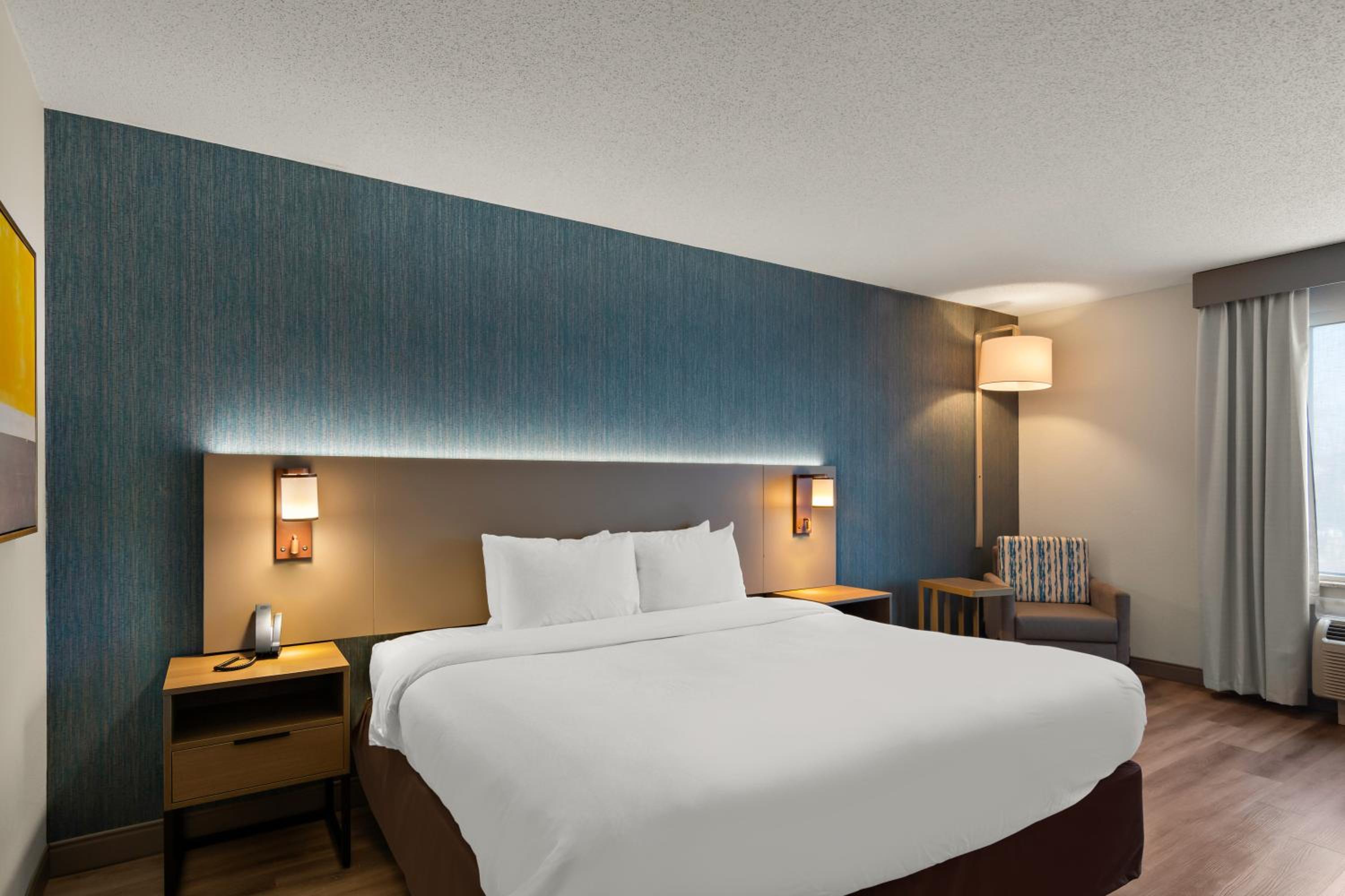 Standard King Room - Photo 2