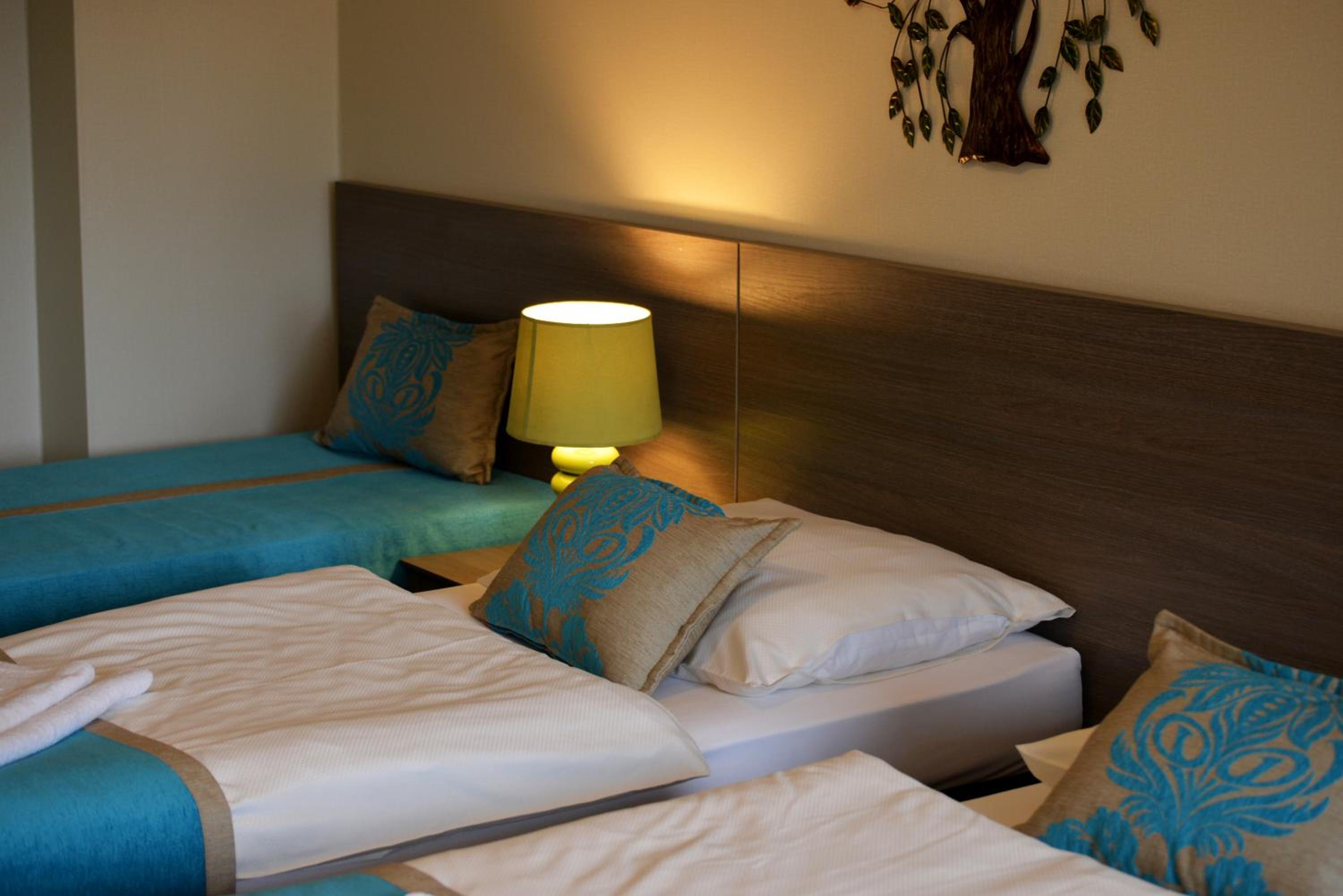 Quadruple Room - Photo 3