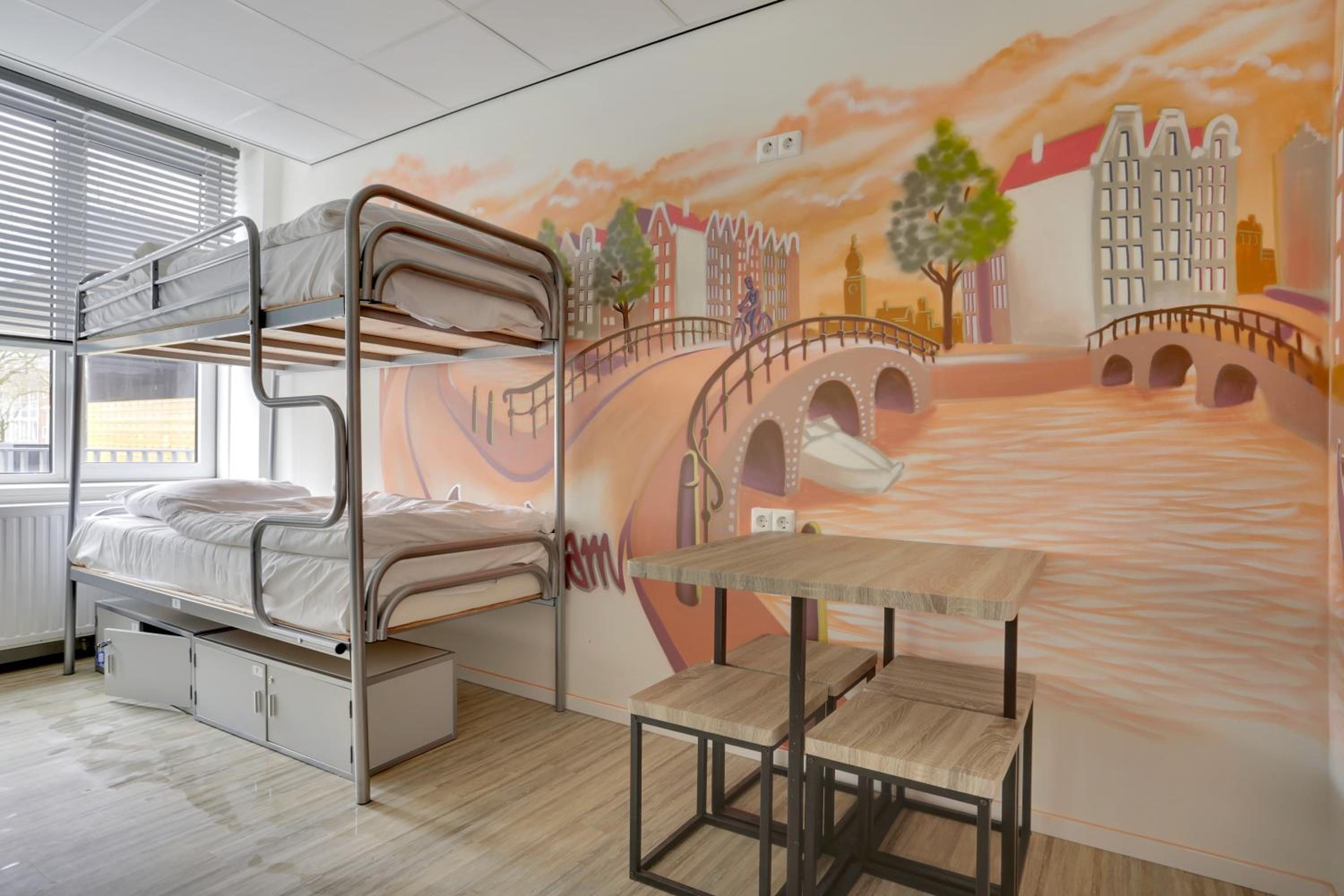 Bed in 6-Bed Mixed Dormitory Room photo 2