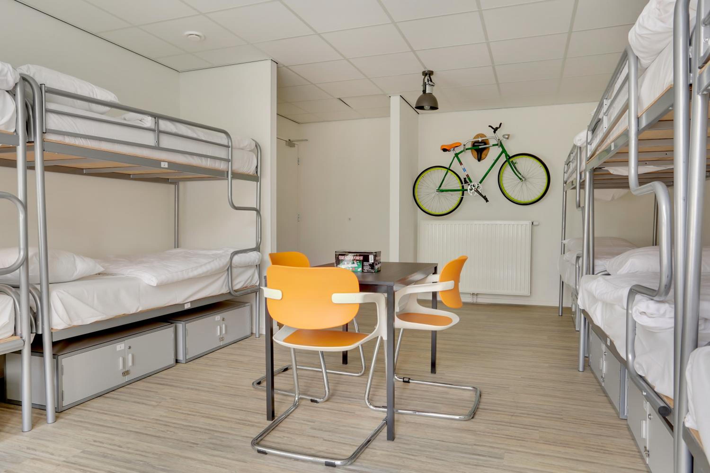 Bed in 10-Bed Mixed Dormitory Room photo 3