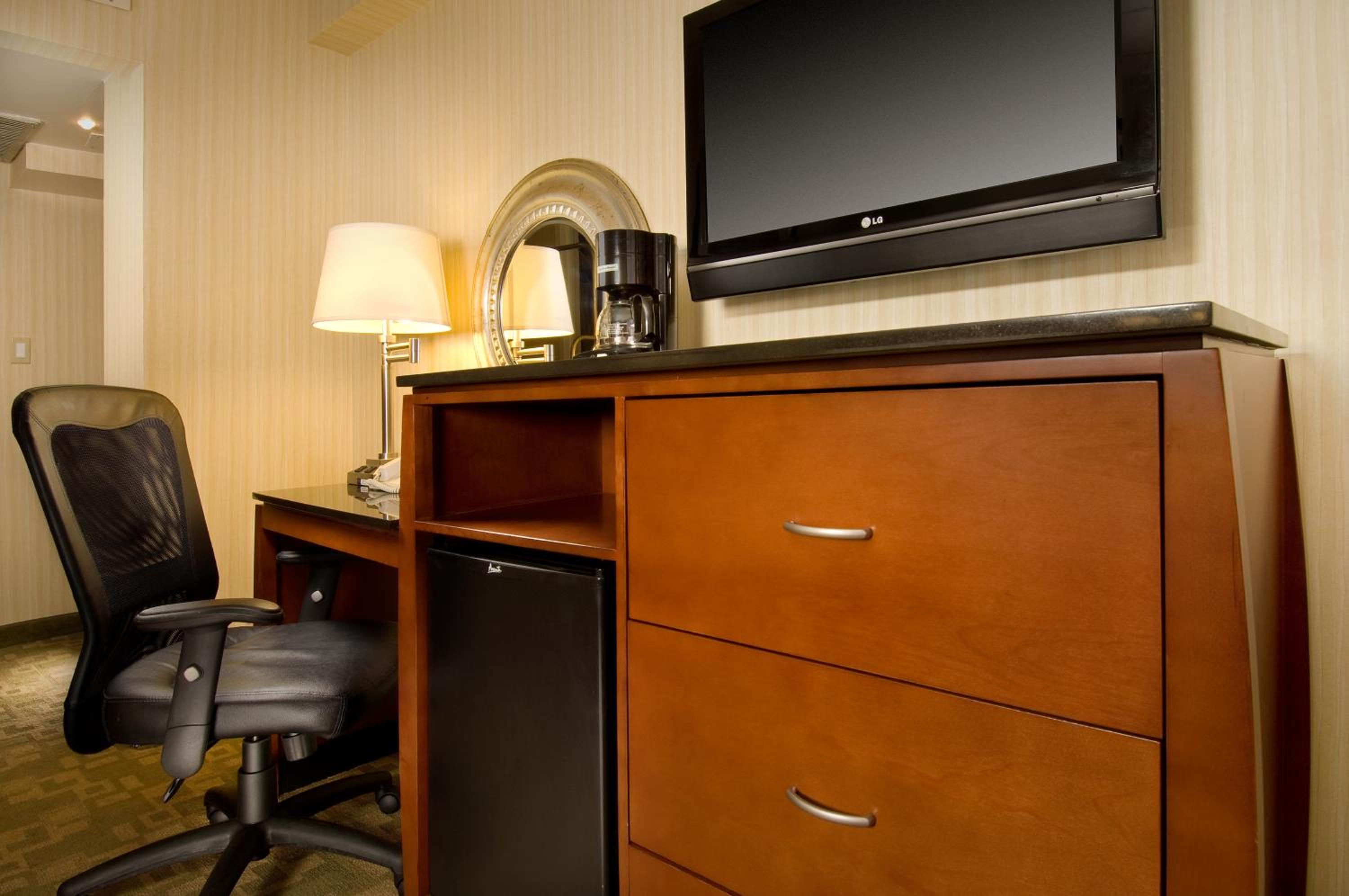 Queen Room - Photo 2