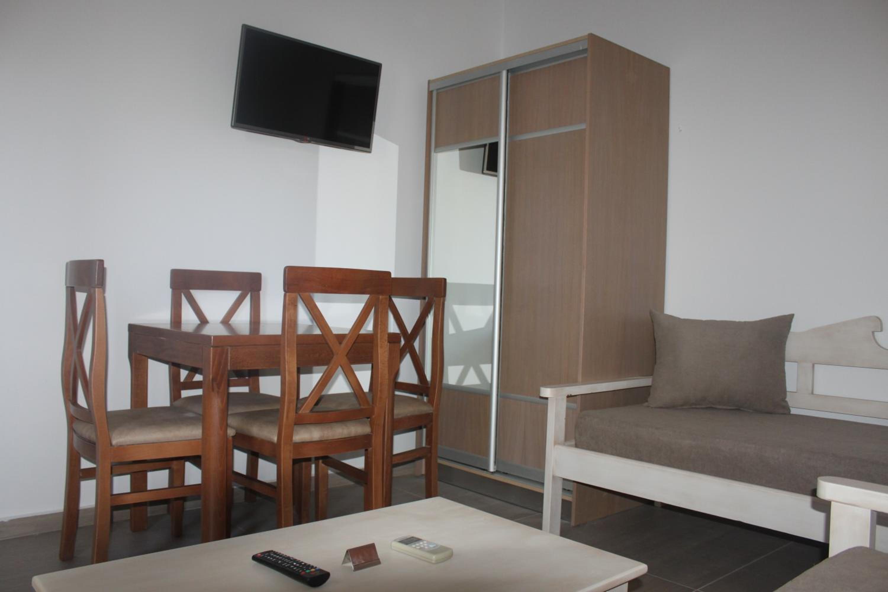 Apartment - Photo 11