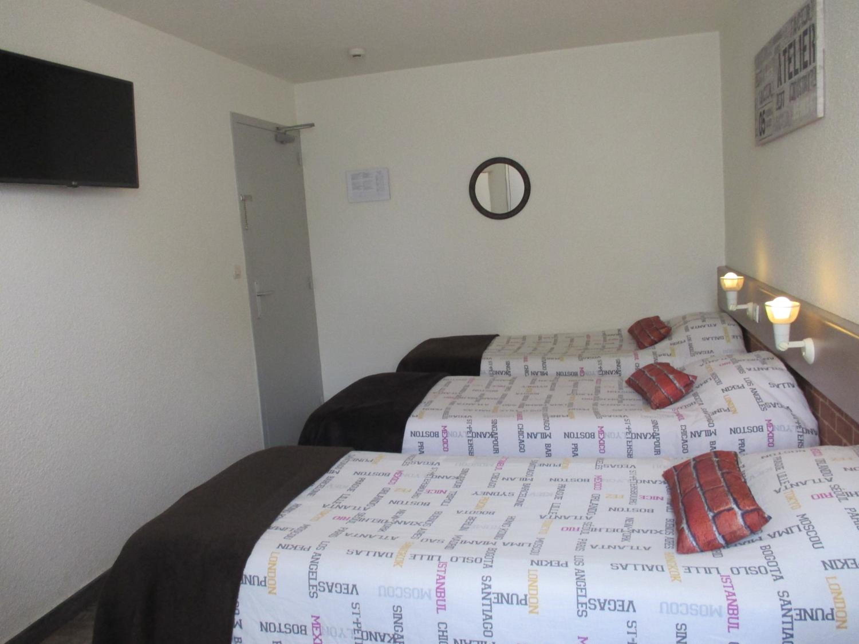 Standard Triple Room - Photo 1