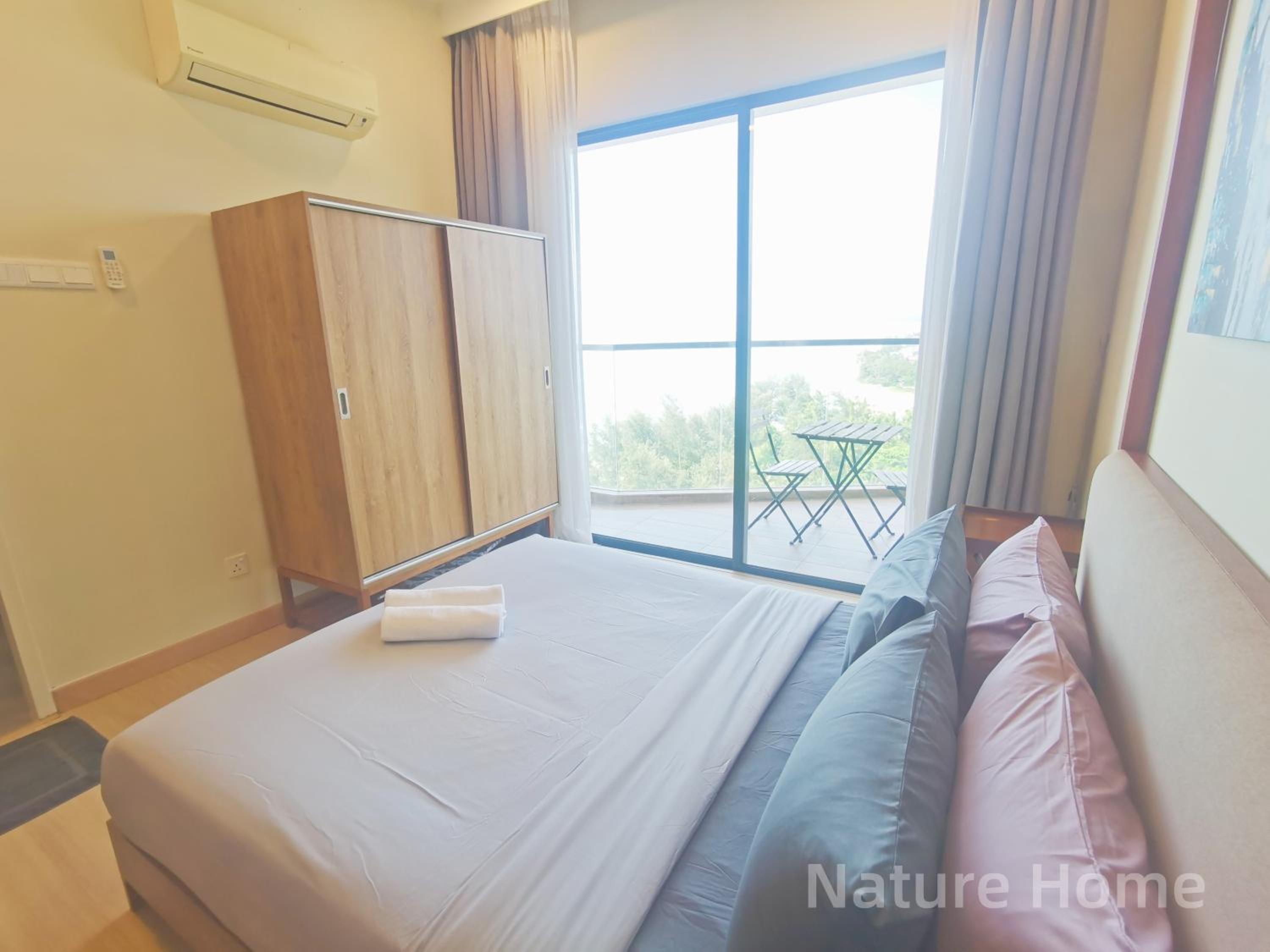 Studio Apartment with Sea View