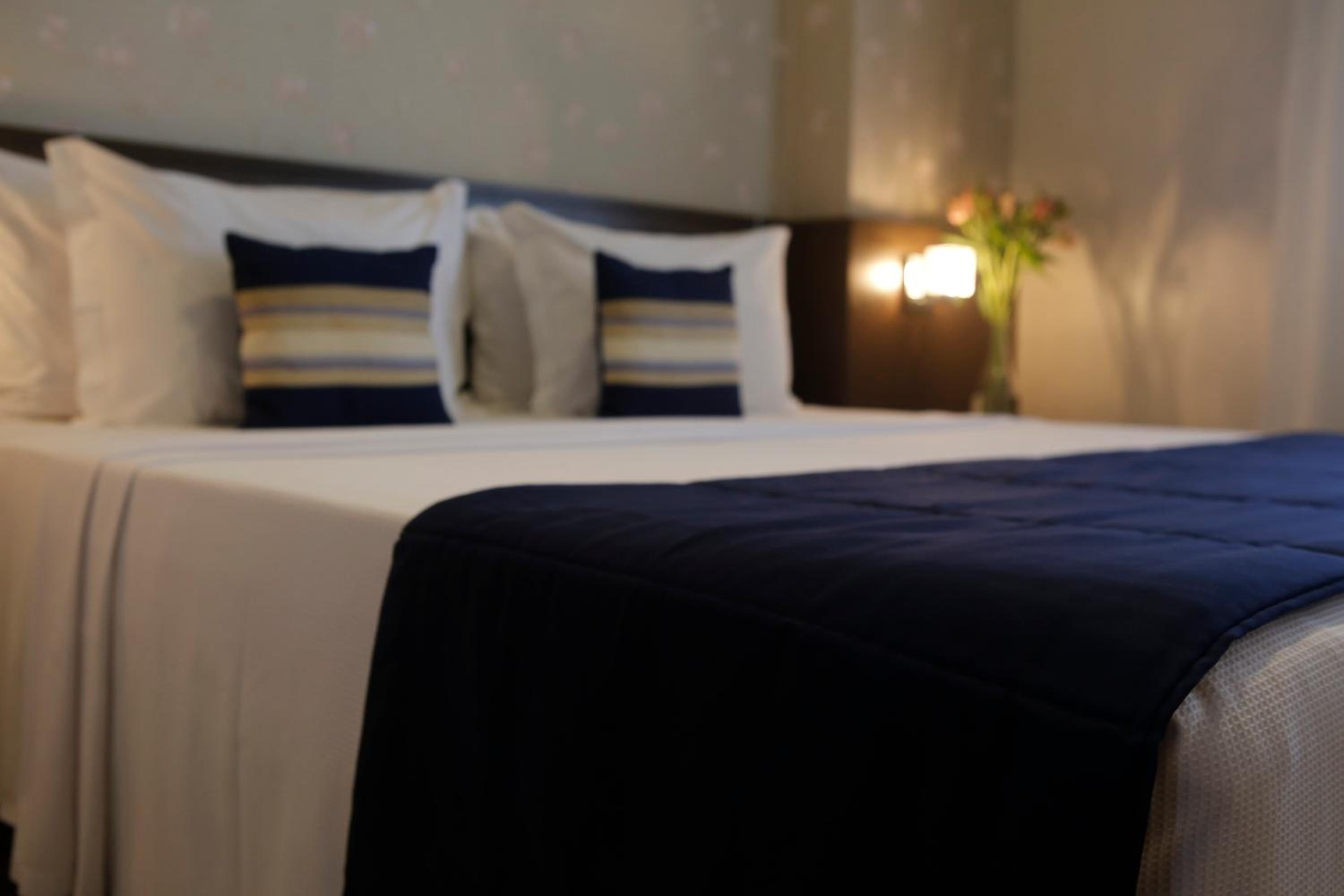 Superior Suite - Photo 8
