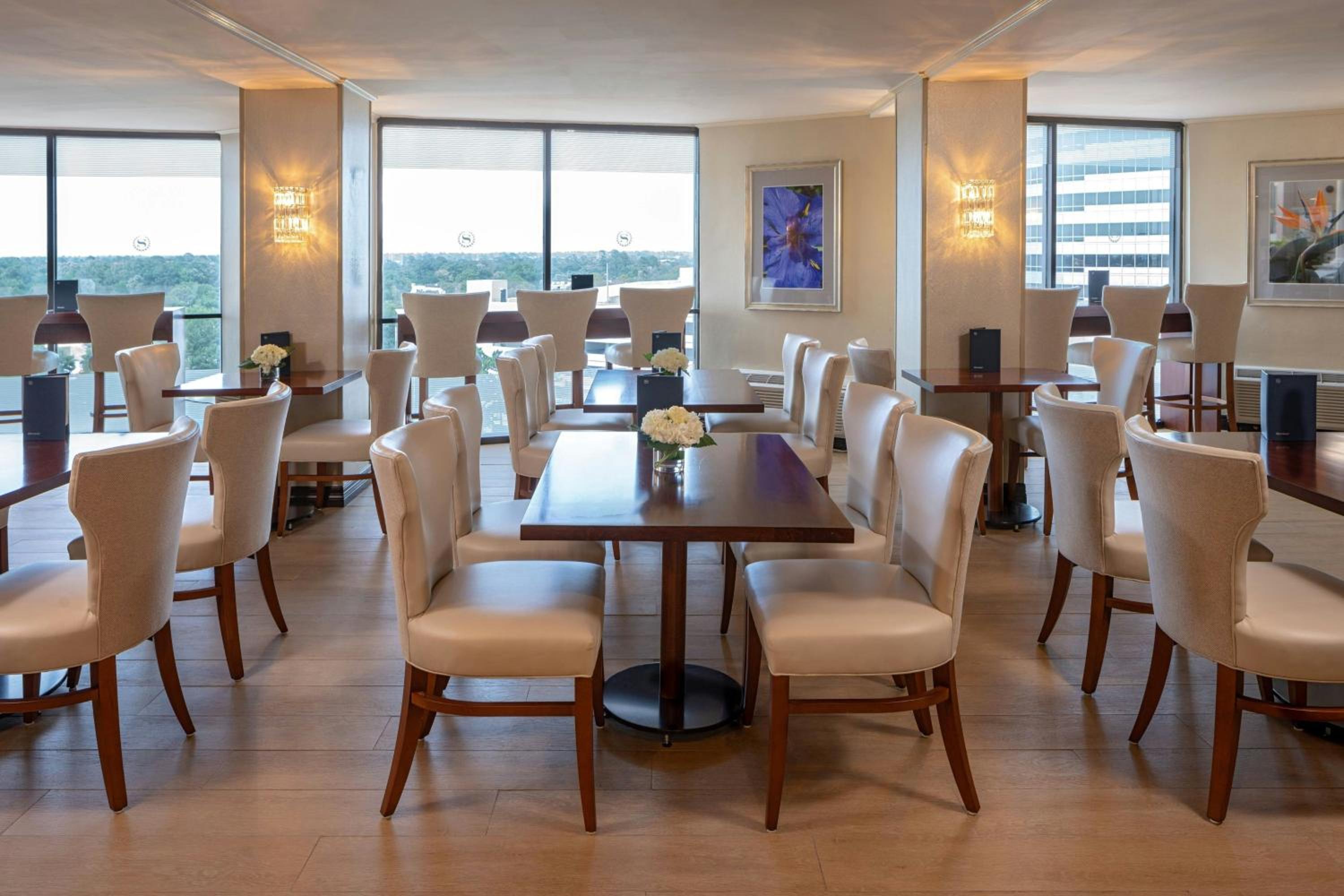 Traditional, Concierge lounge access, Guest room, 2 Double - Photo 3