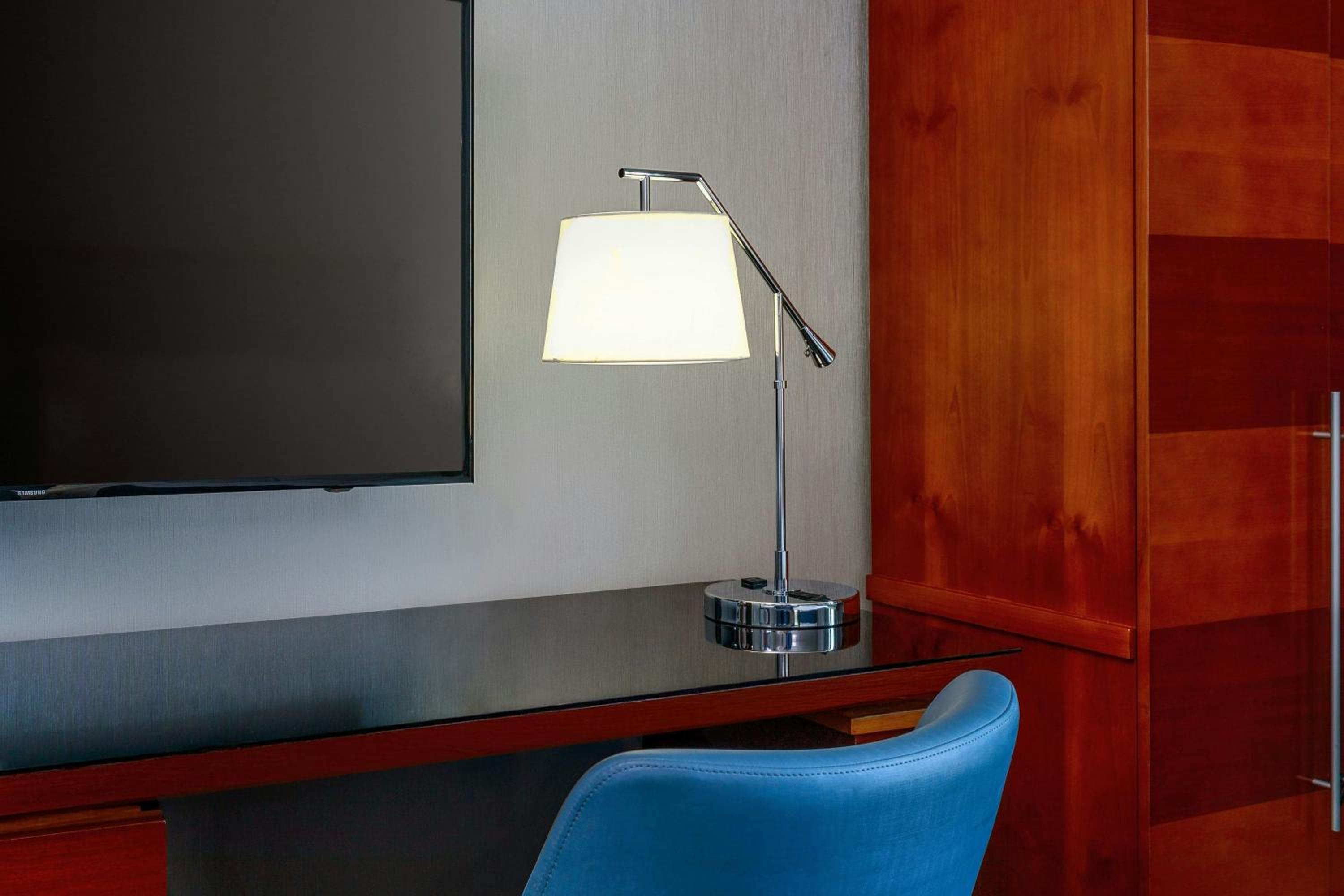 Queen Room - Mobility and Hearing Accessible with Roll-in Shower