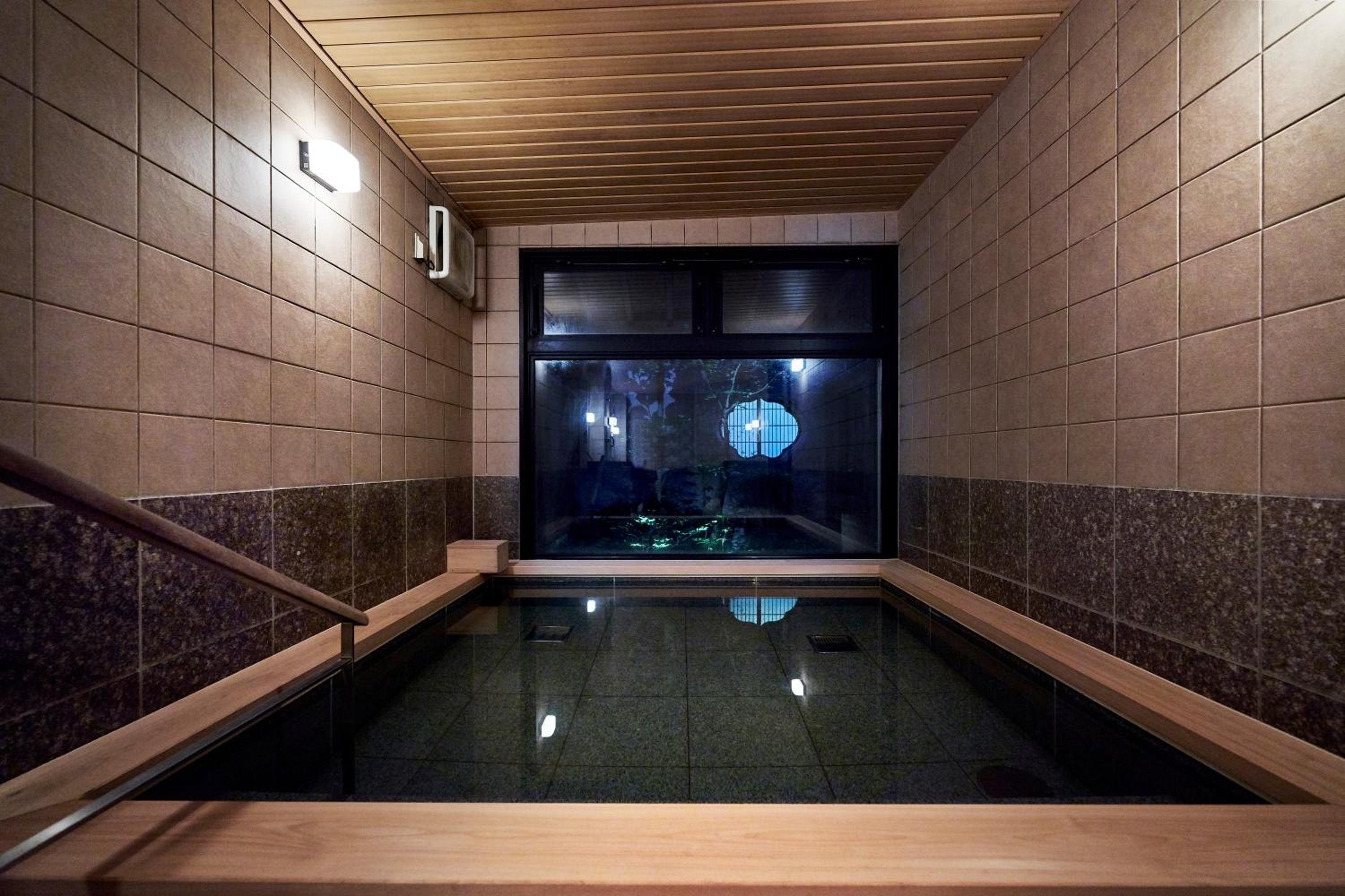 Standard Japanese Style Room - Non-Smoking (Up to 4 guests)  photo 2