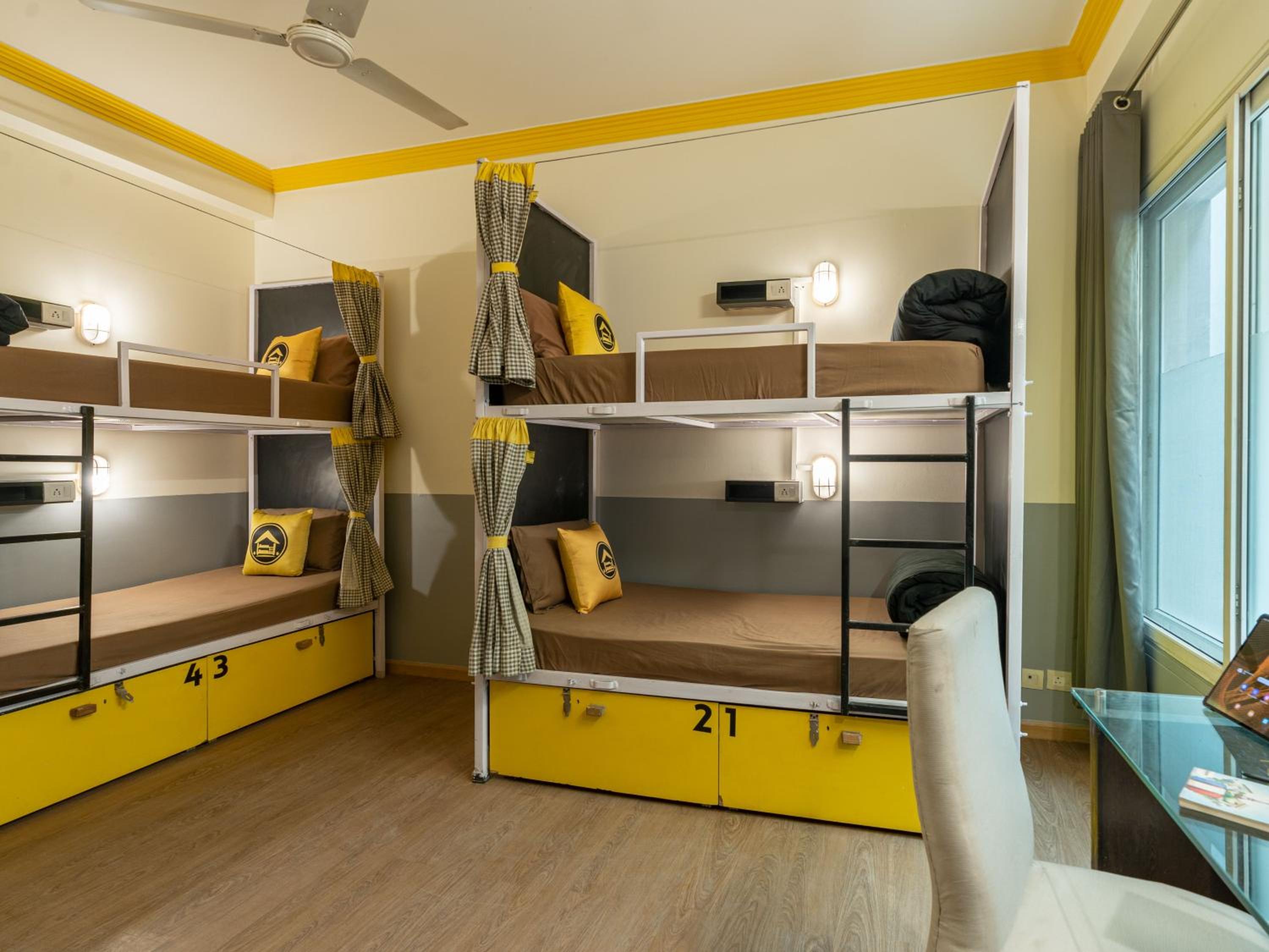 Bed in 4-Bed Mixed Dormitory Room photo 2