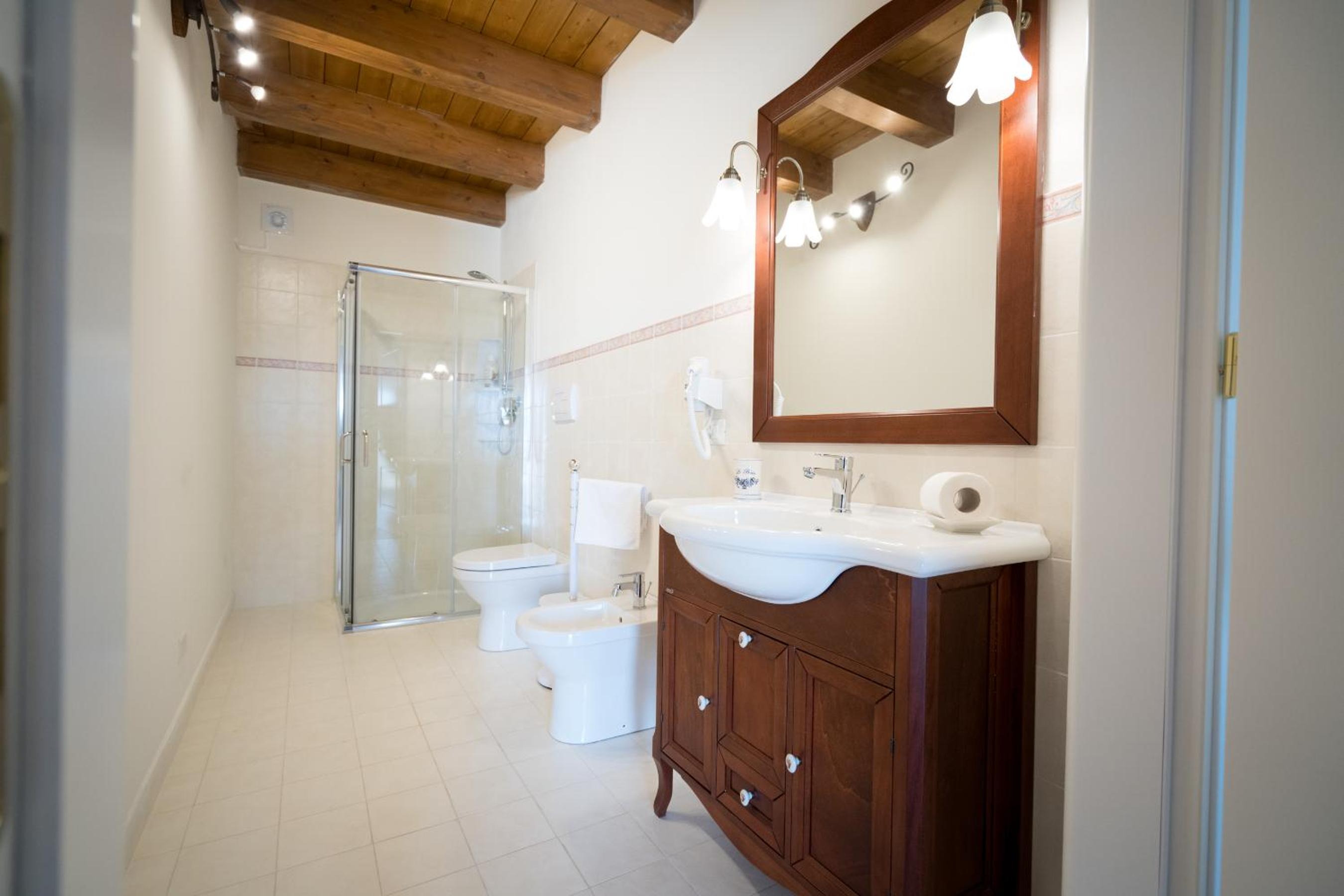 Deluxe Suite photo 3