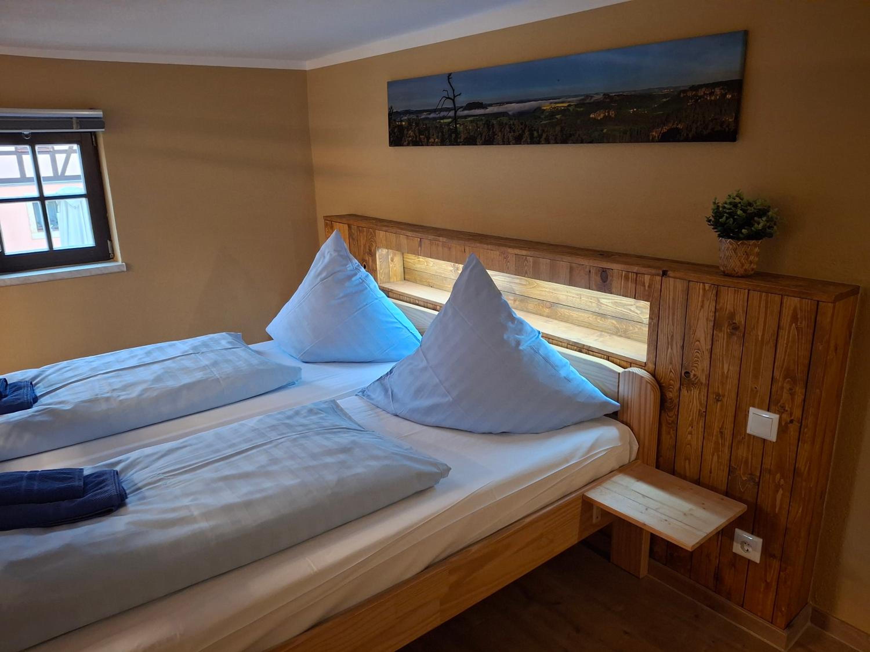 Deluxe Room (2 Adults + 1 Child) photo 3