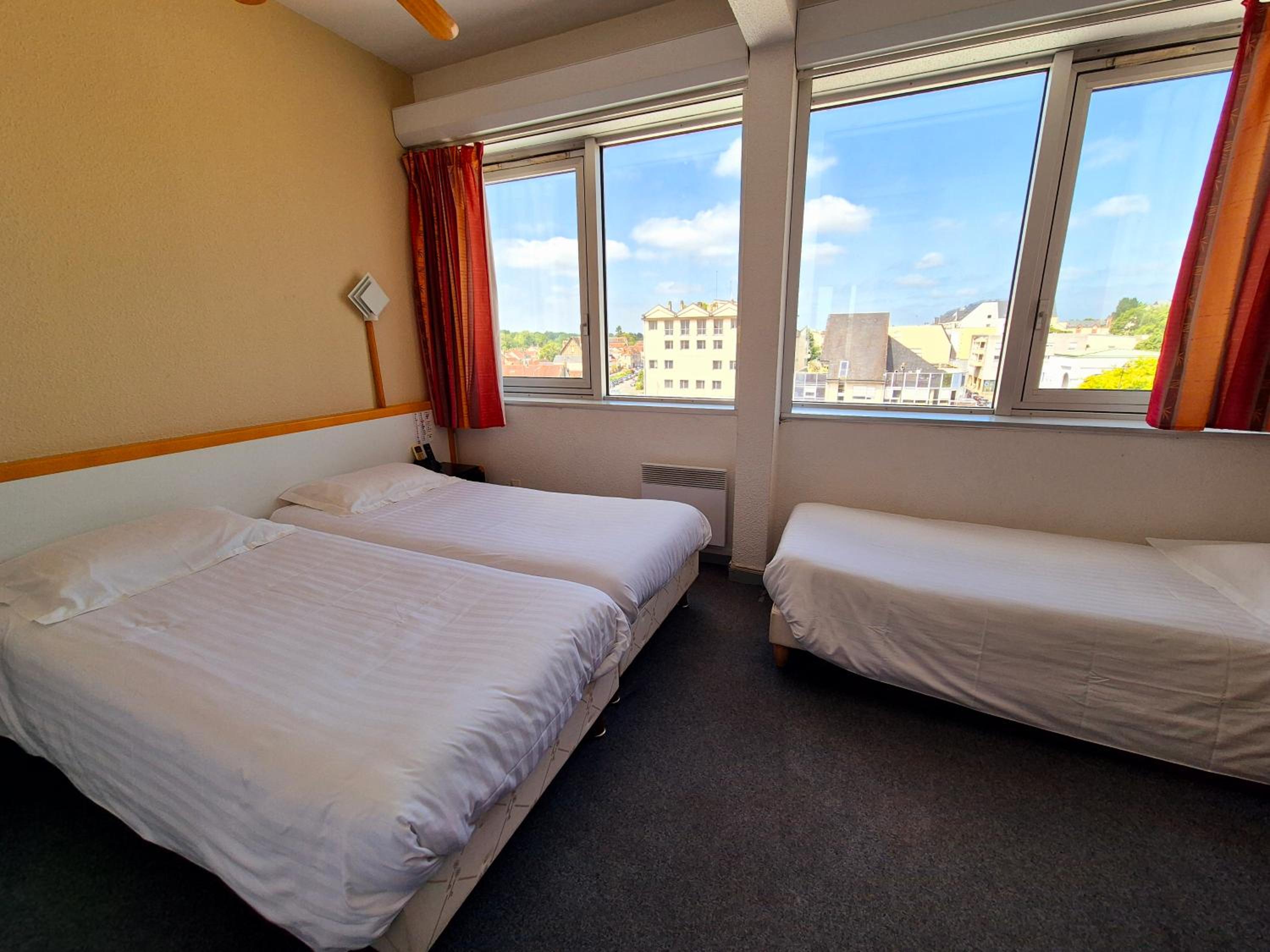 Triple Room with City View photo 2