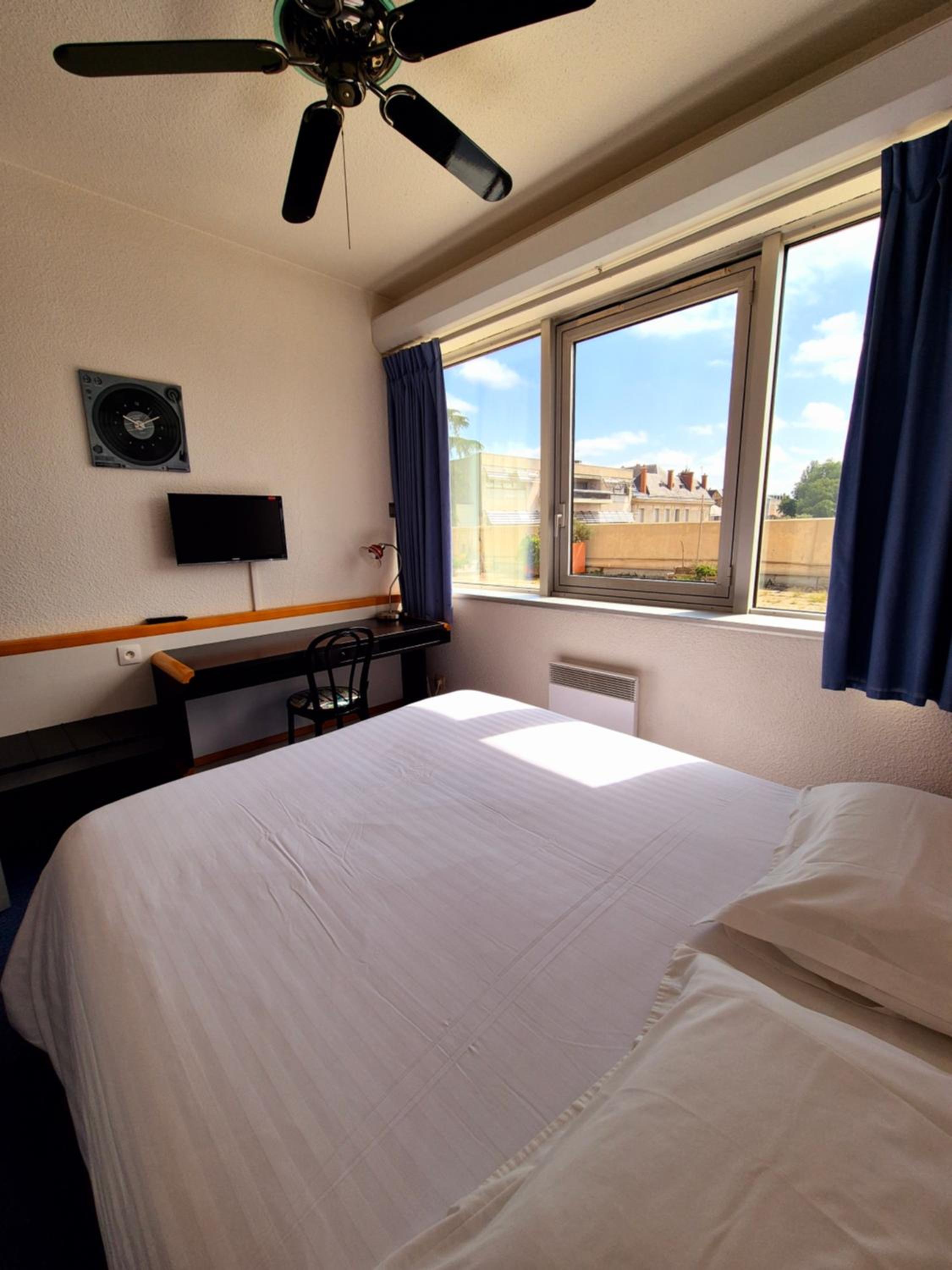 Double Room - Photo 3