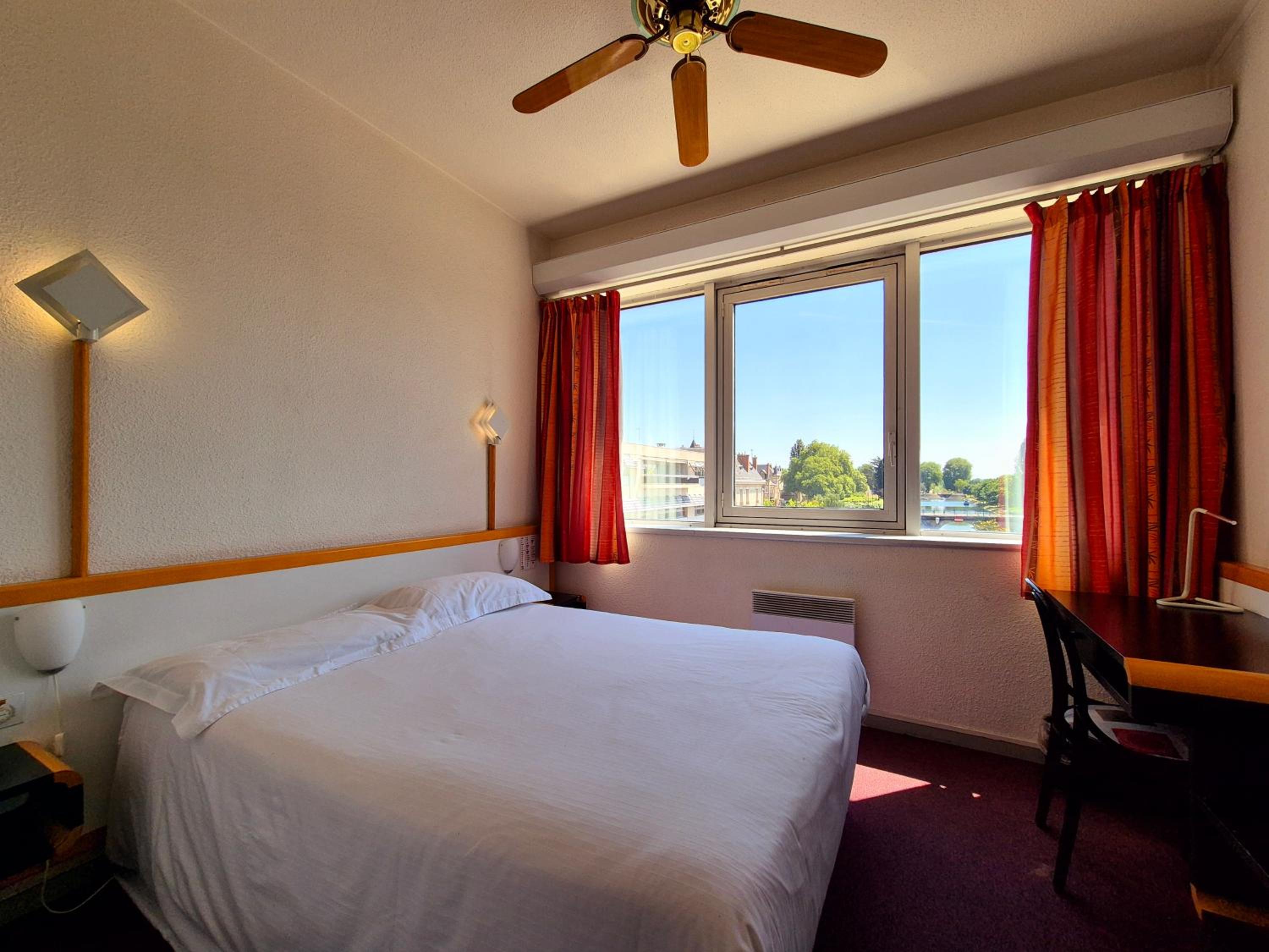 Double Room - Photo 2