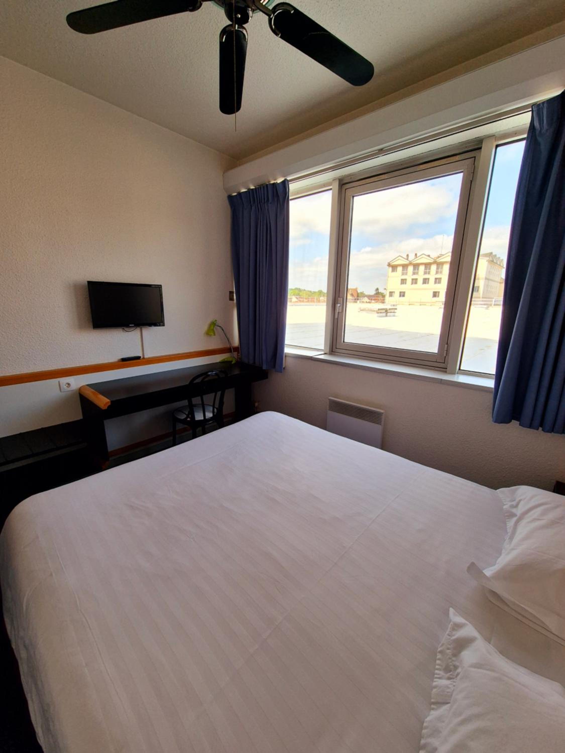 Standard Double Room - Photo 2