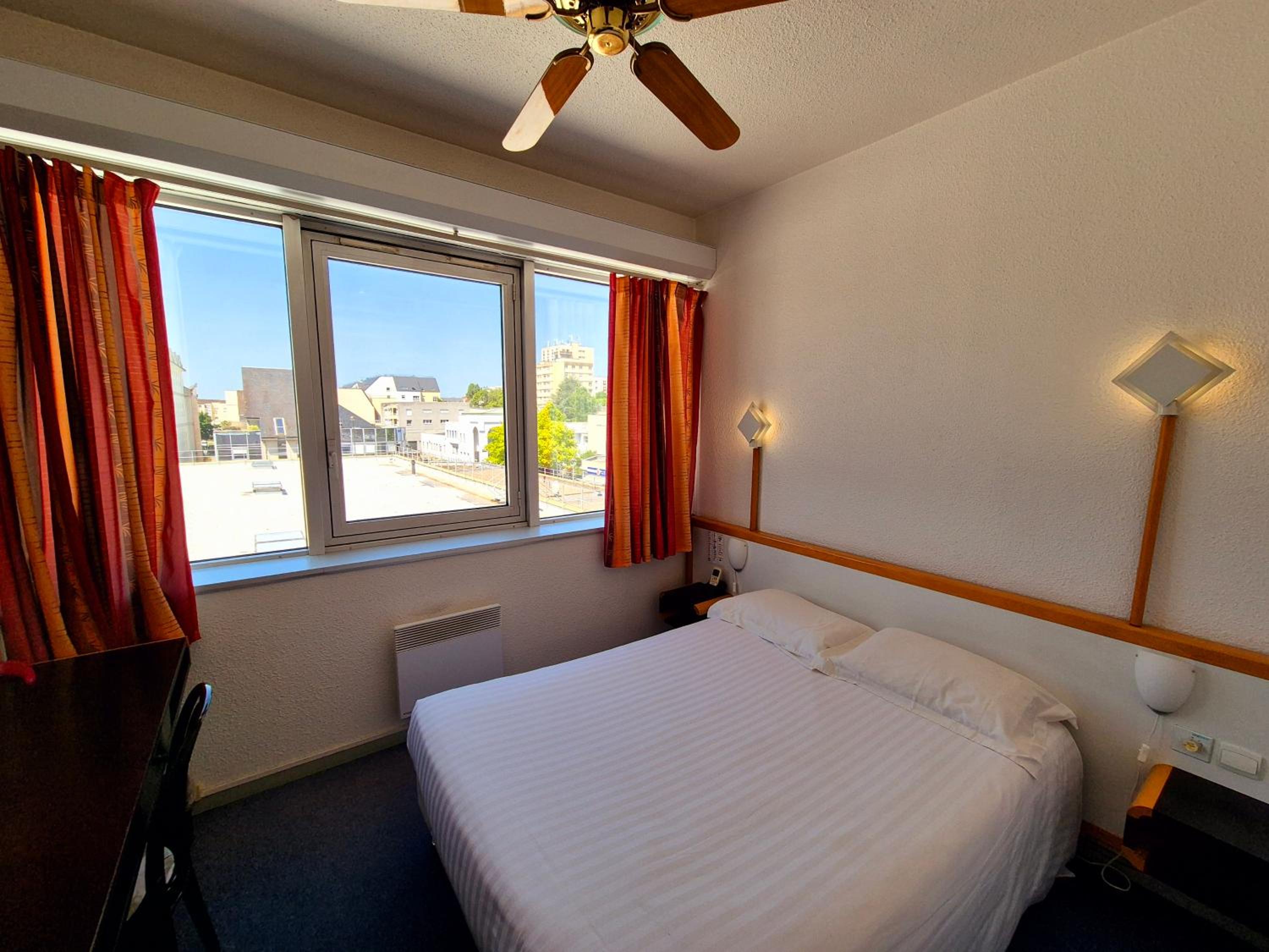 Standard Double Room - Photo 3