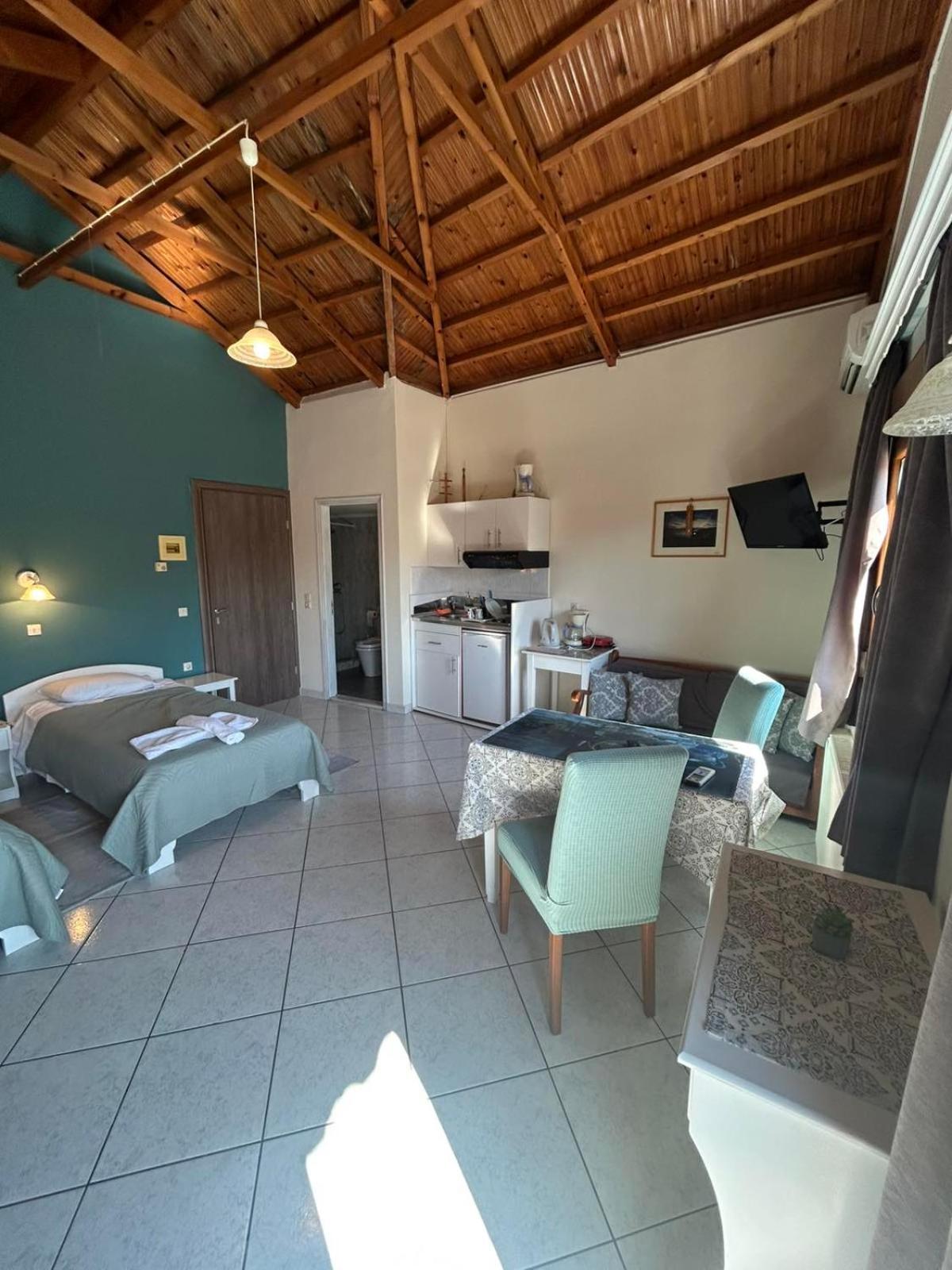 One-Bedroom Apartment - Photo 7