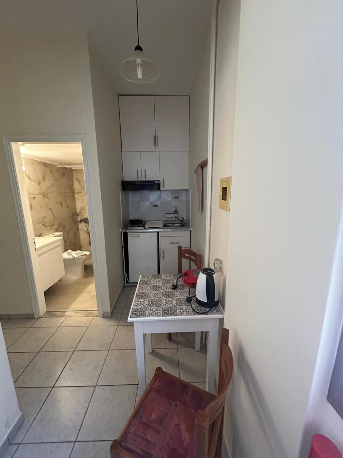 One-Bedroom Apartment - Photo 6