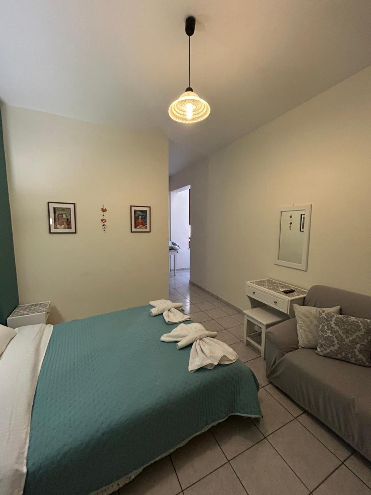One-Bedroom Apartment - Photo 4