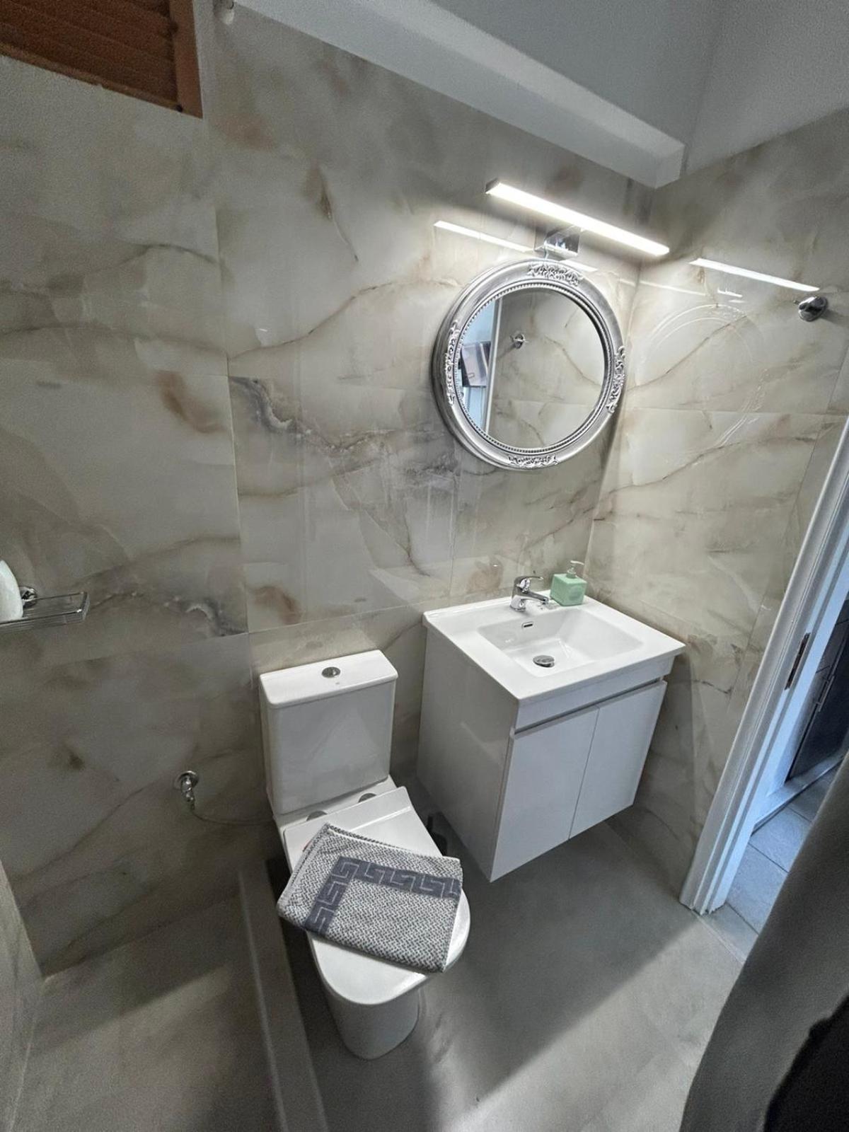One-Bedroom Apartment - Photo 1