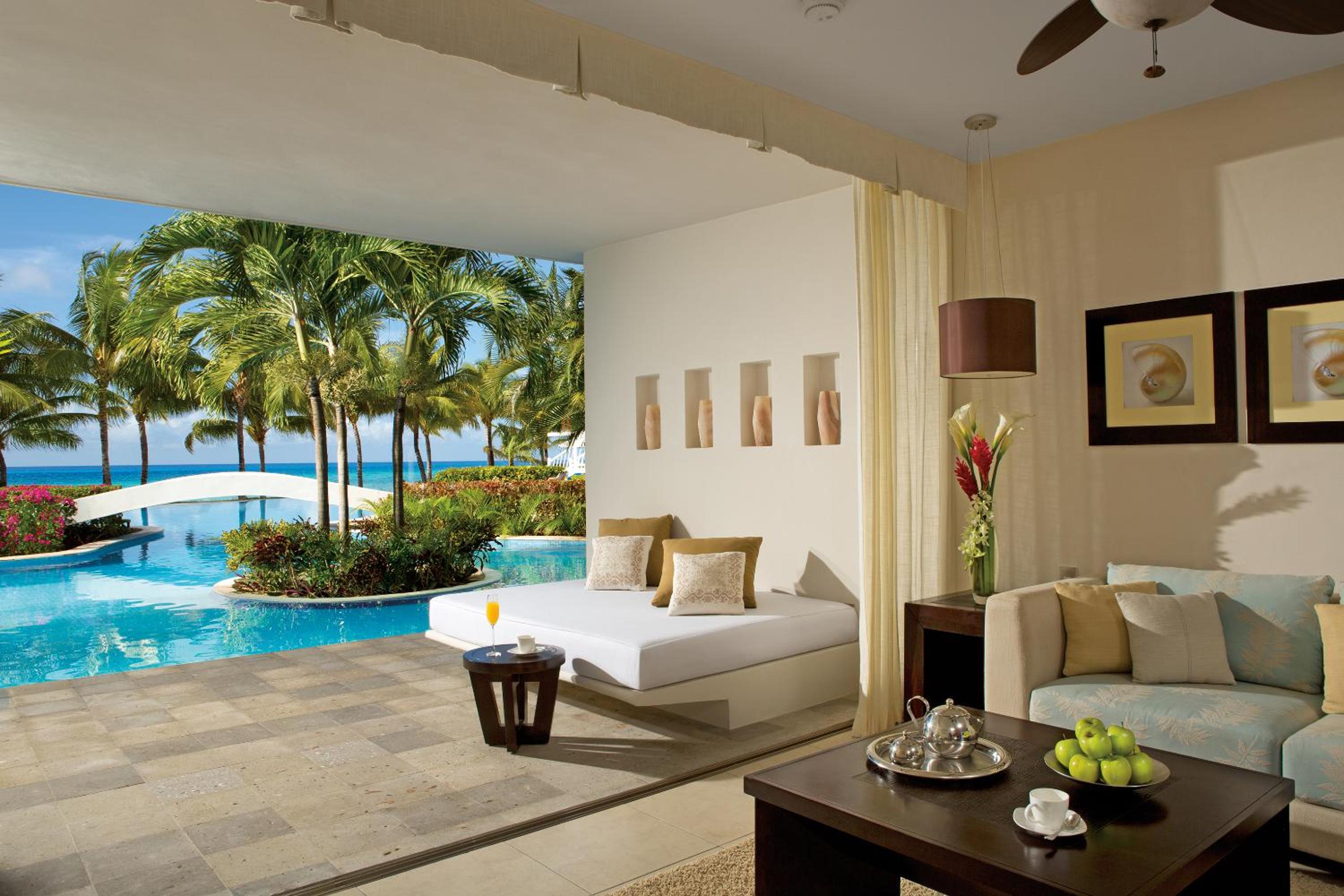 Preferred Club Junior Suite Swim Up Ocean View