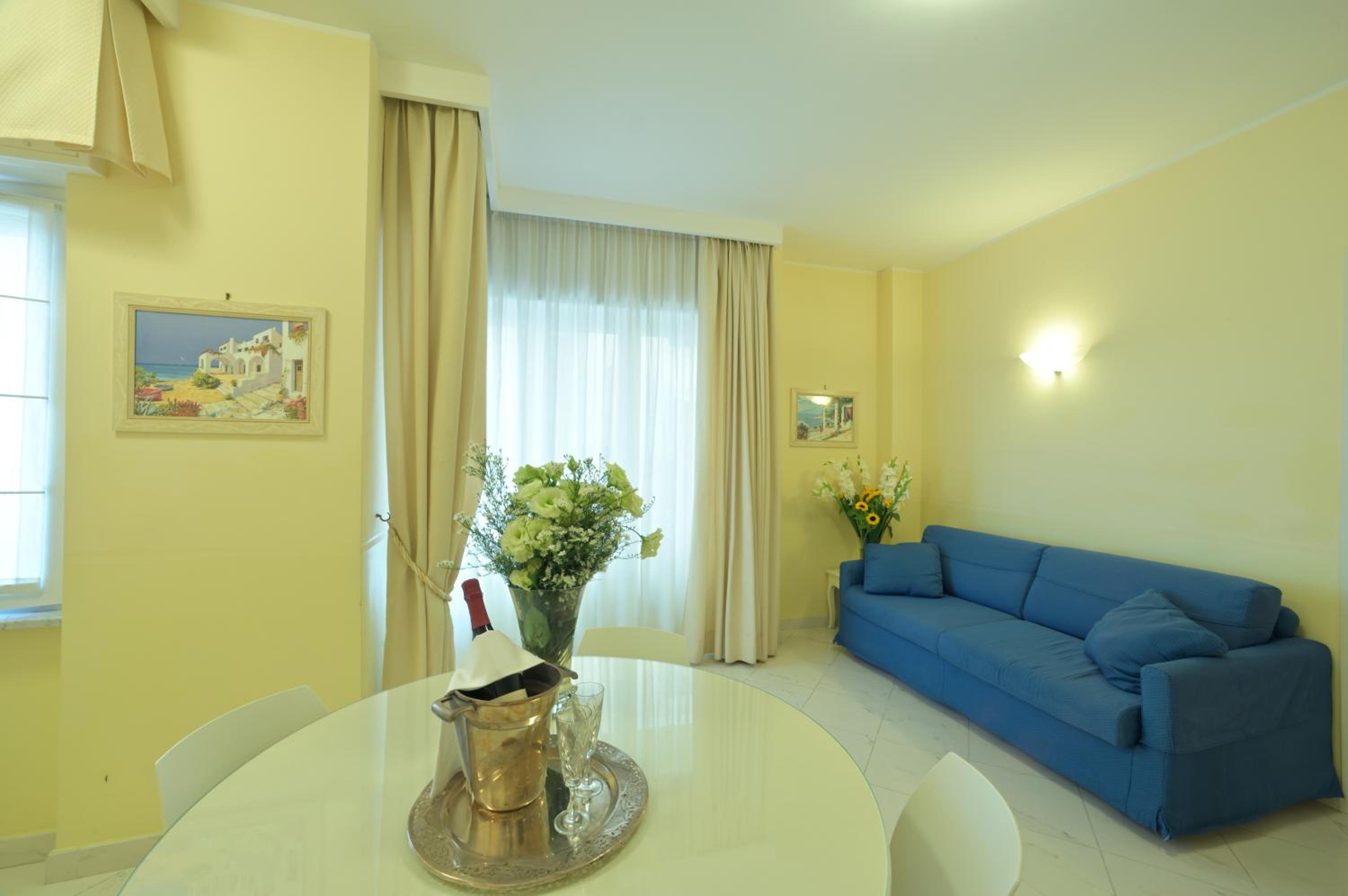 Apartment with Garden View - Photo 6