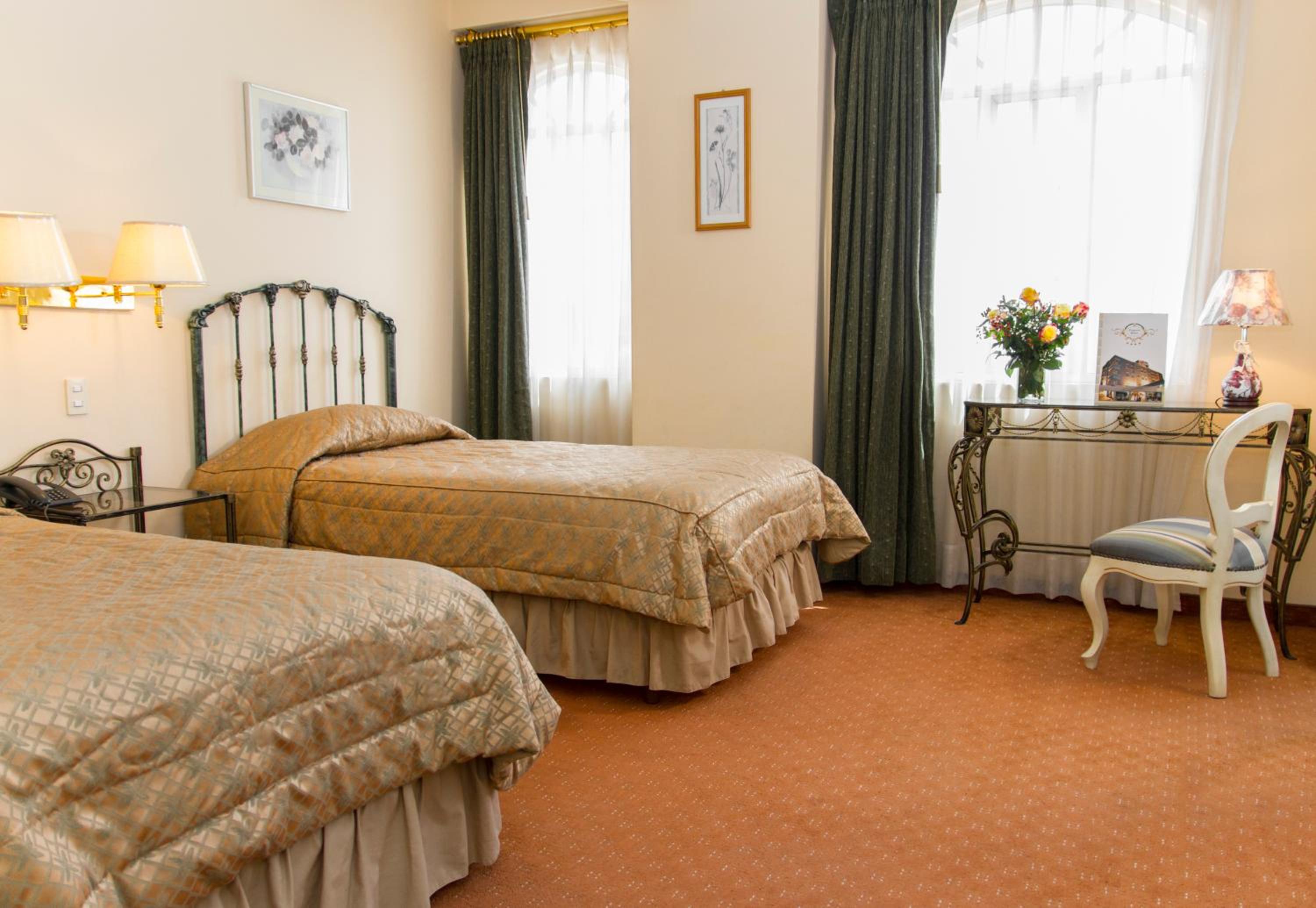 Twin Room - Photo 1