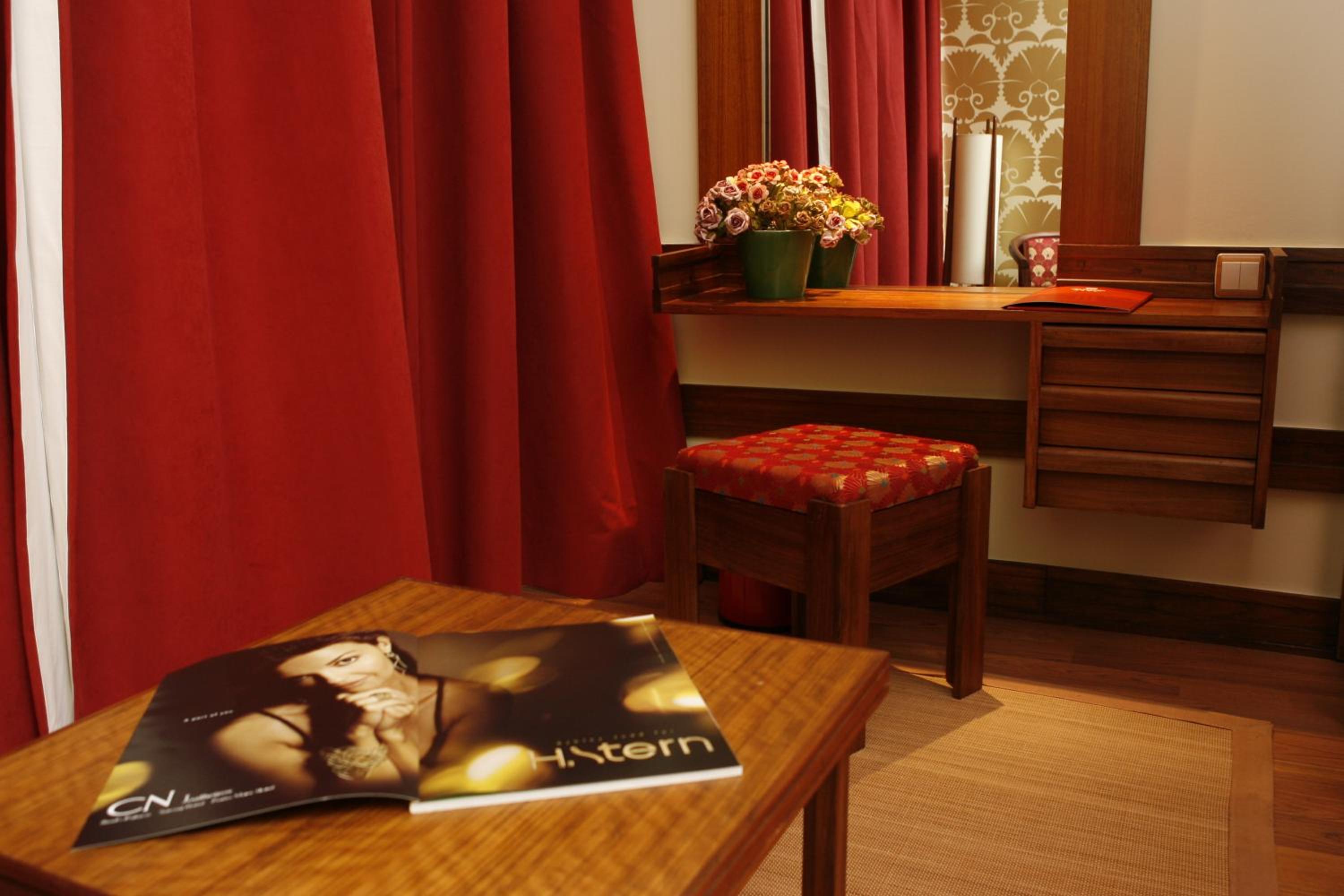 Superior Double Room with Balcony - Photo 1