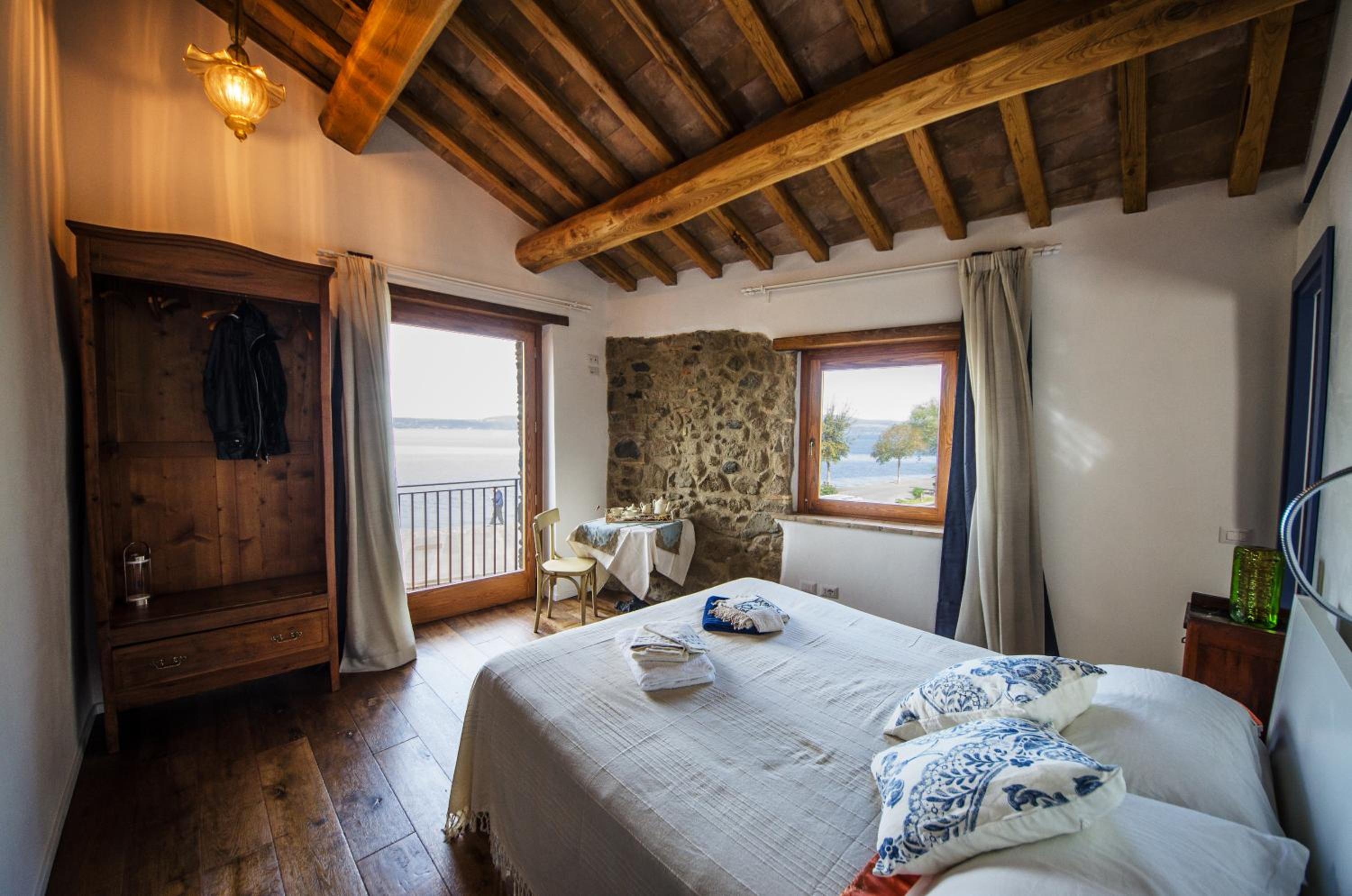 Double Room with Lake View photo 1
