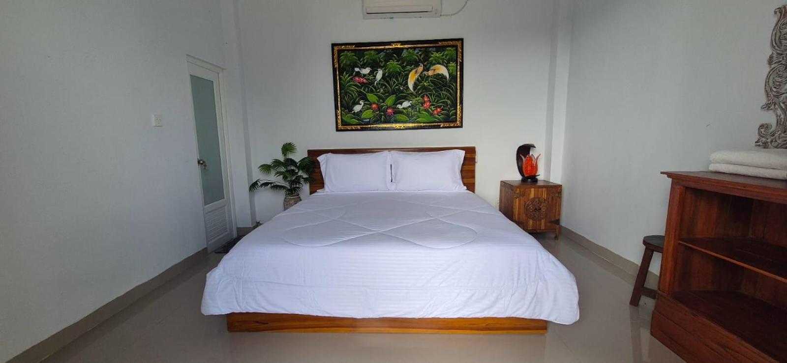 Queen Room with Balcony photo 2