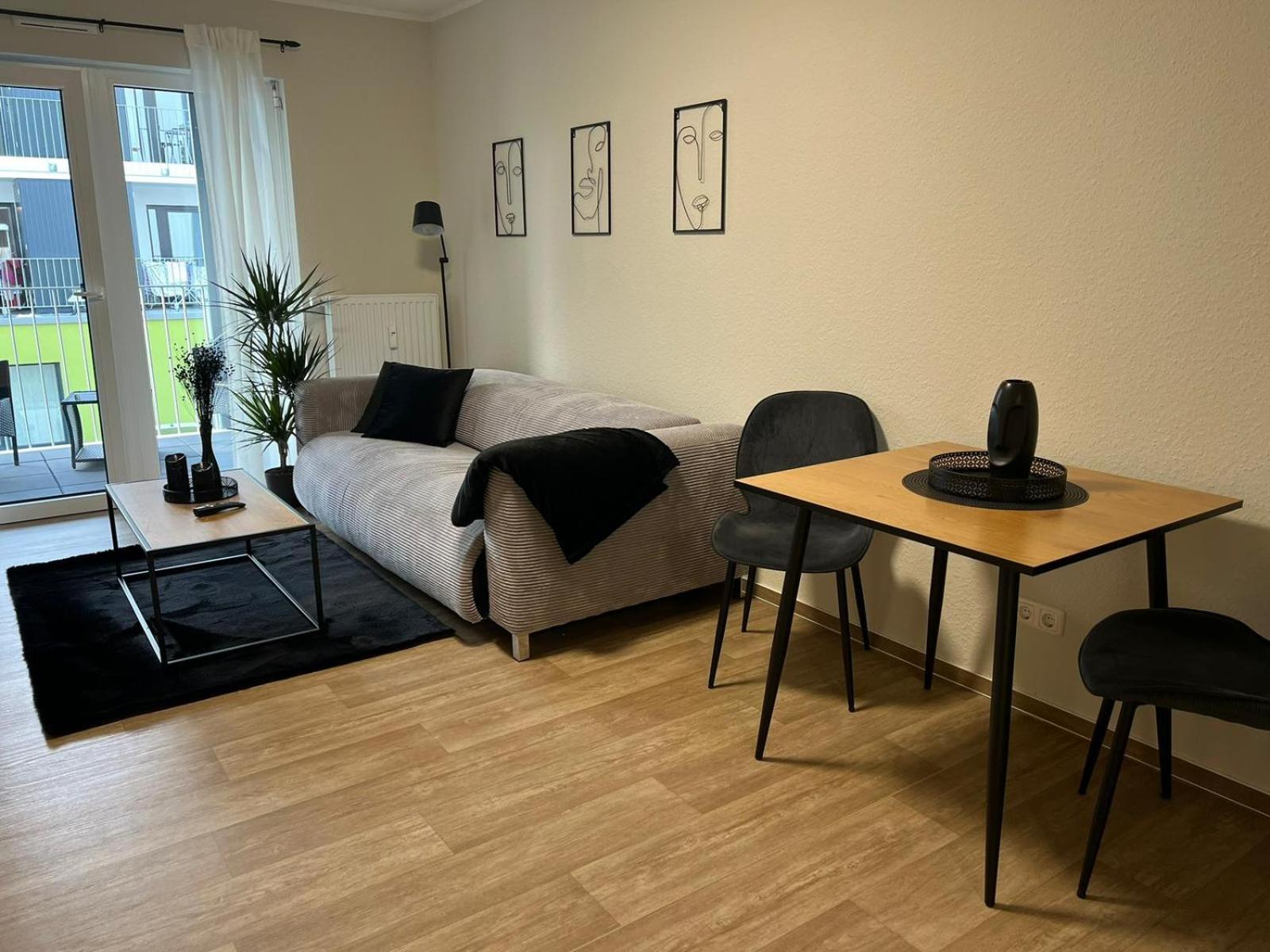 One-Bedroom Apartment photo 1