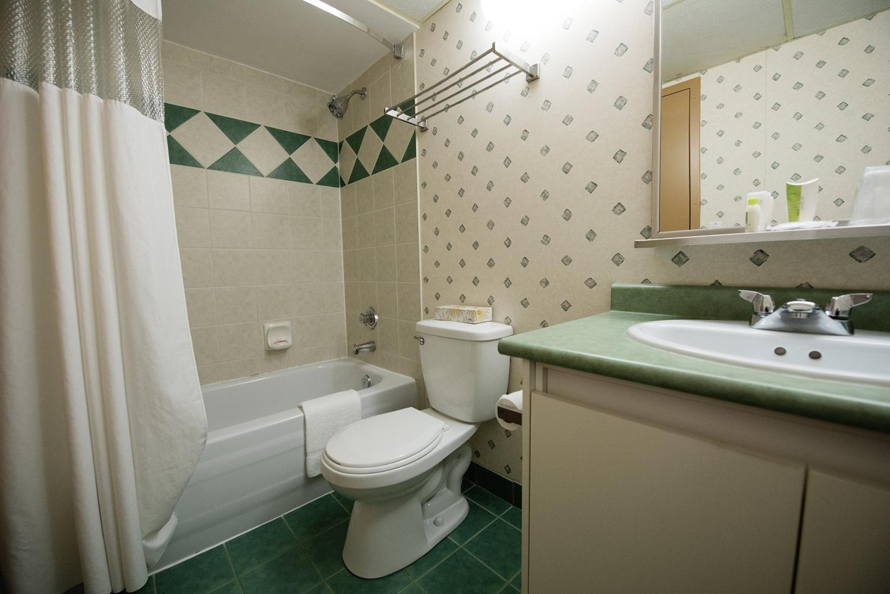 King Room with Sofa Bed - Photo 3