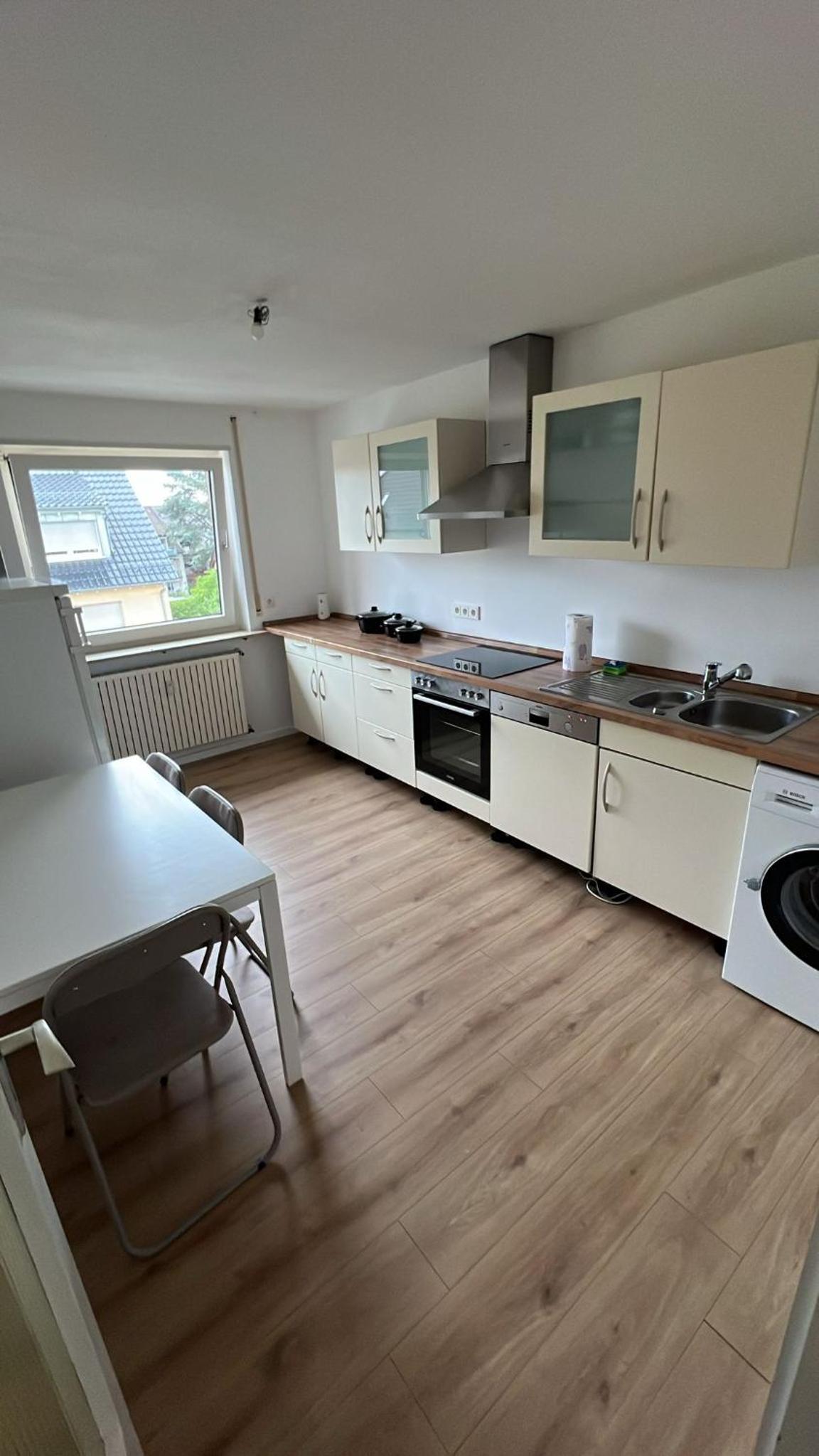 Three-Bedroom Apartment with Balcony photo 3