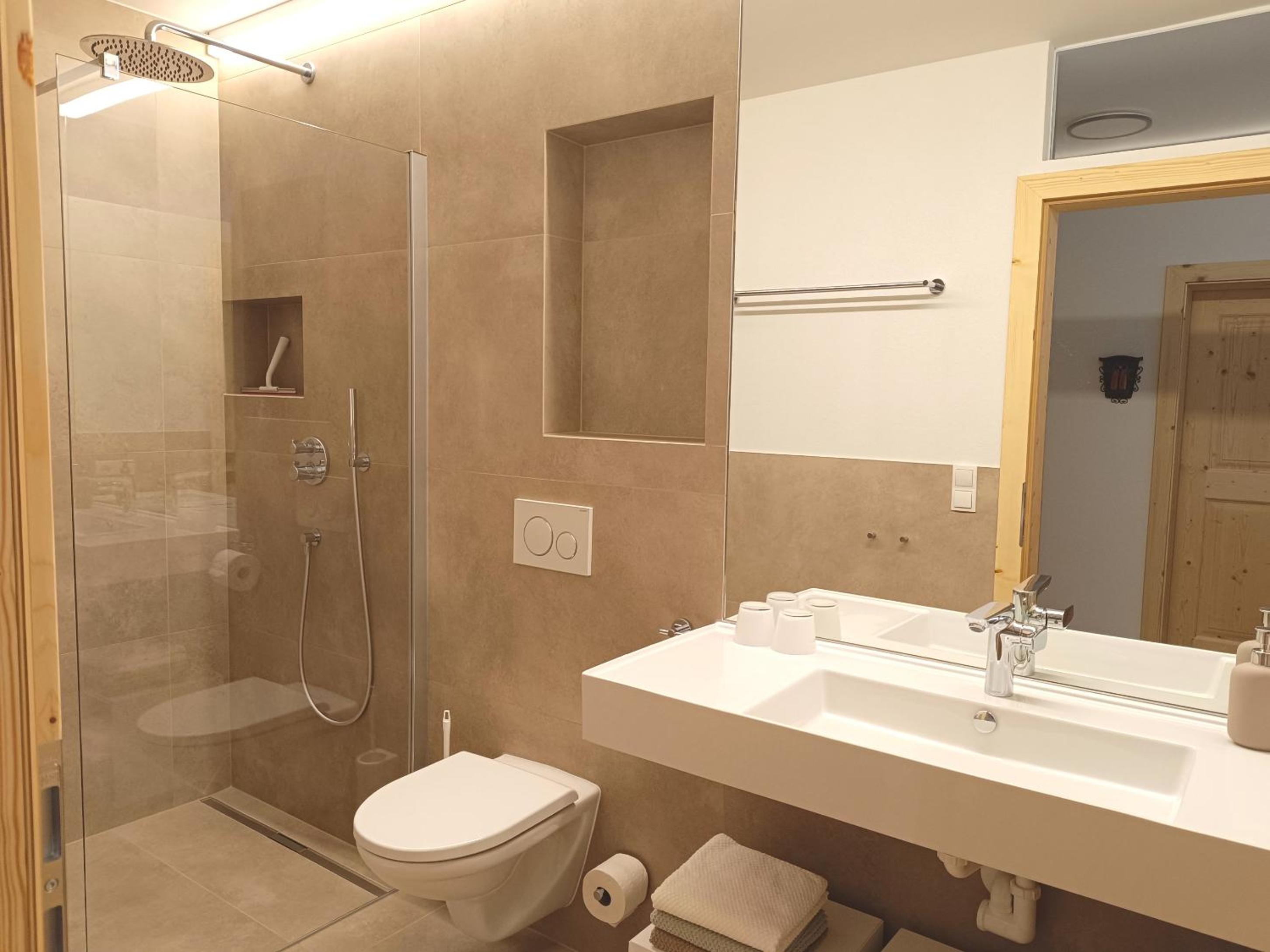 One-Bedroom Apartment with Terrace photo 2