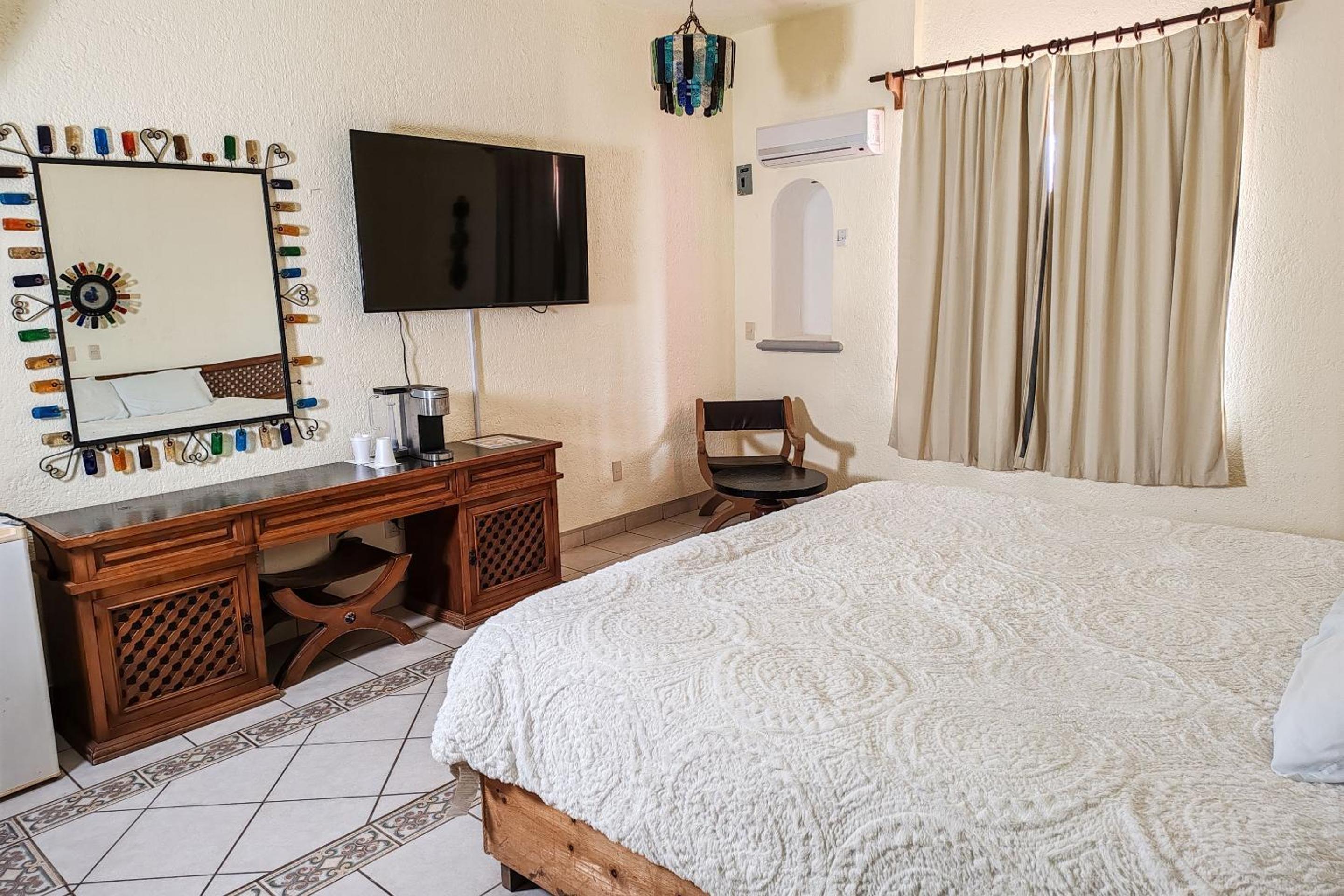 Standard Queen Room - Photo 2