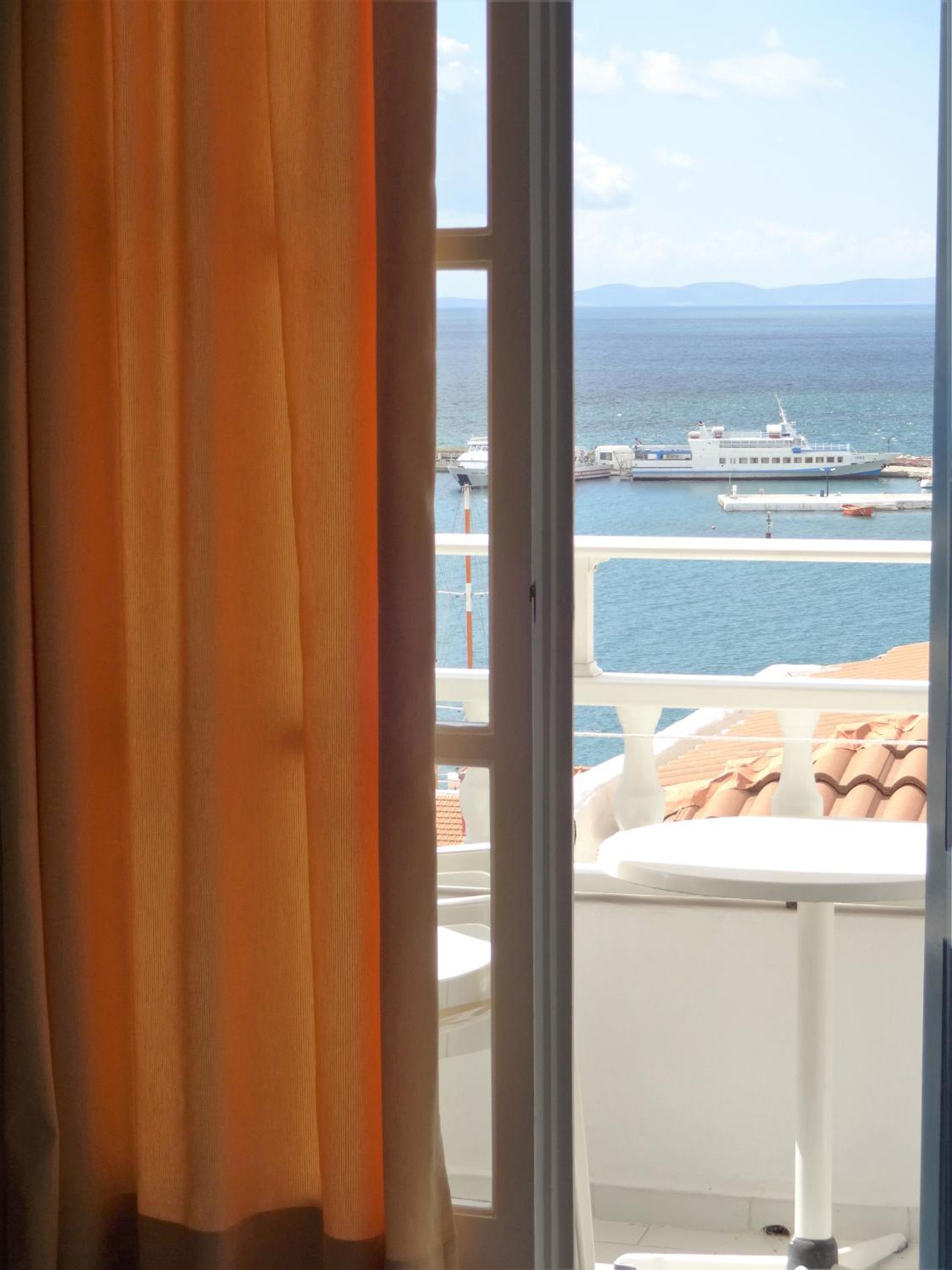 Standard Twin Room with Sea View photo 1