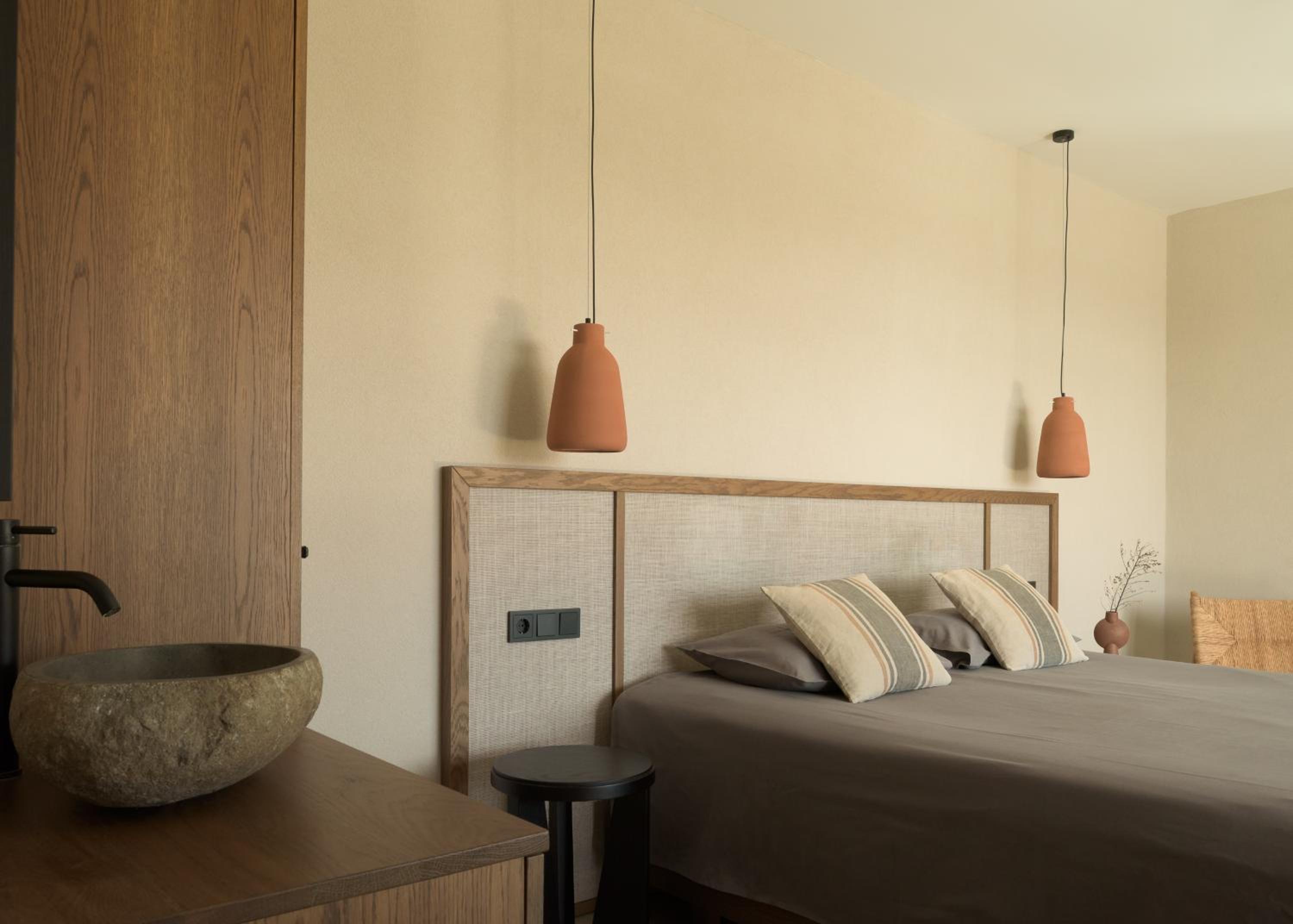 Deluxe Suite with Spa Bath