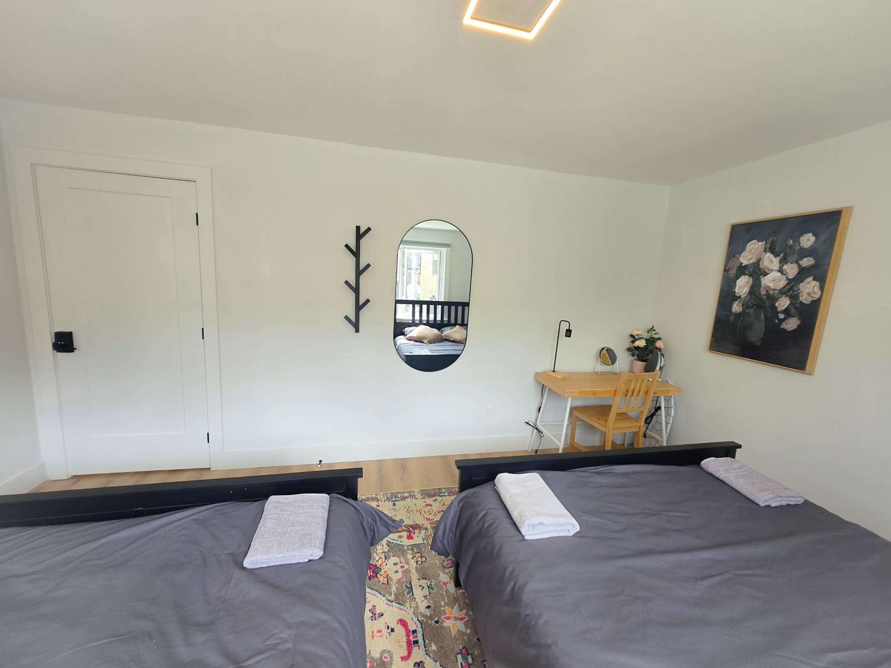 Deluxe Queen Suite